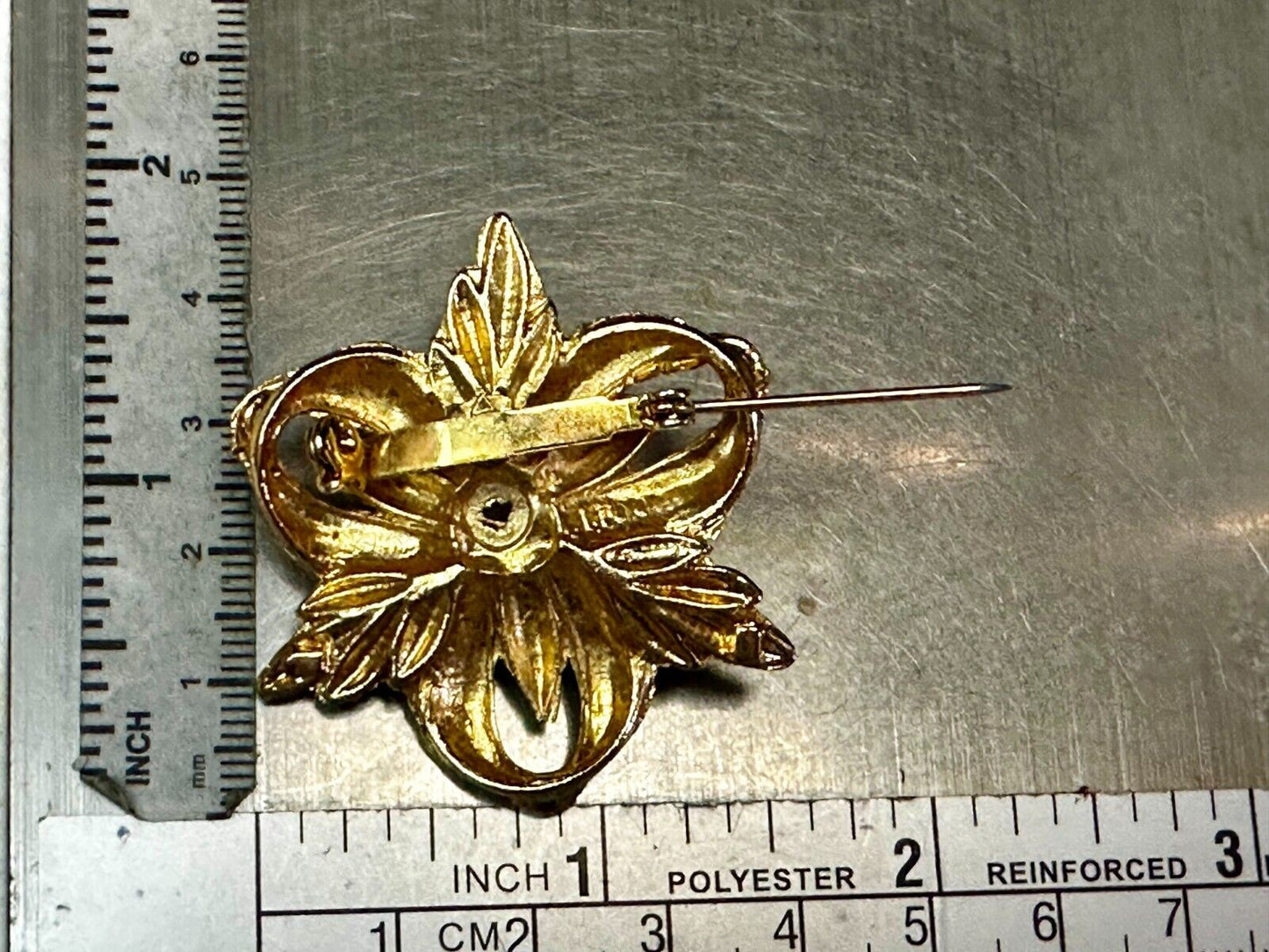 Beautiful Flower W/ Faux? Pearl Center Openwork Gold Tone Brooch Pin Marked 1100