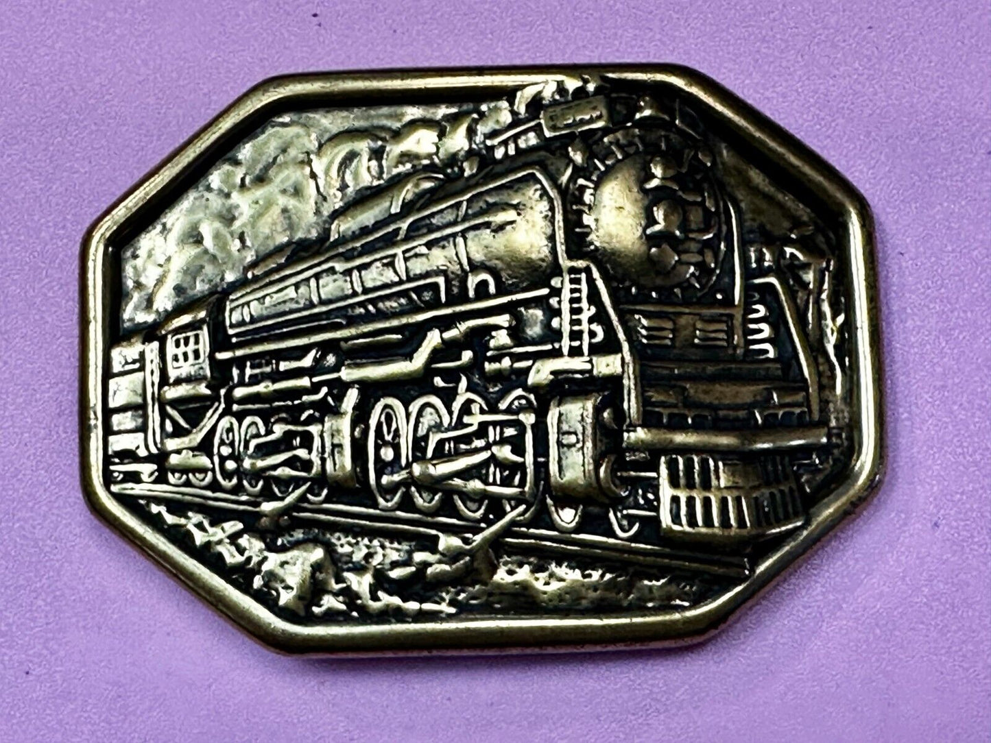Train Rail Road Collectors Vtg. Avon Brand Brass Tone Steam Engine Belt Buckle