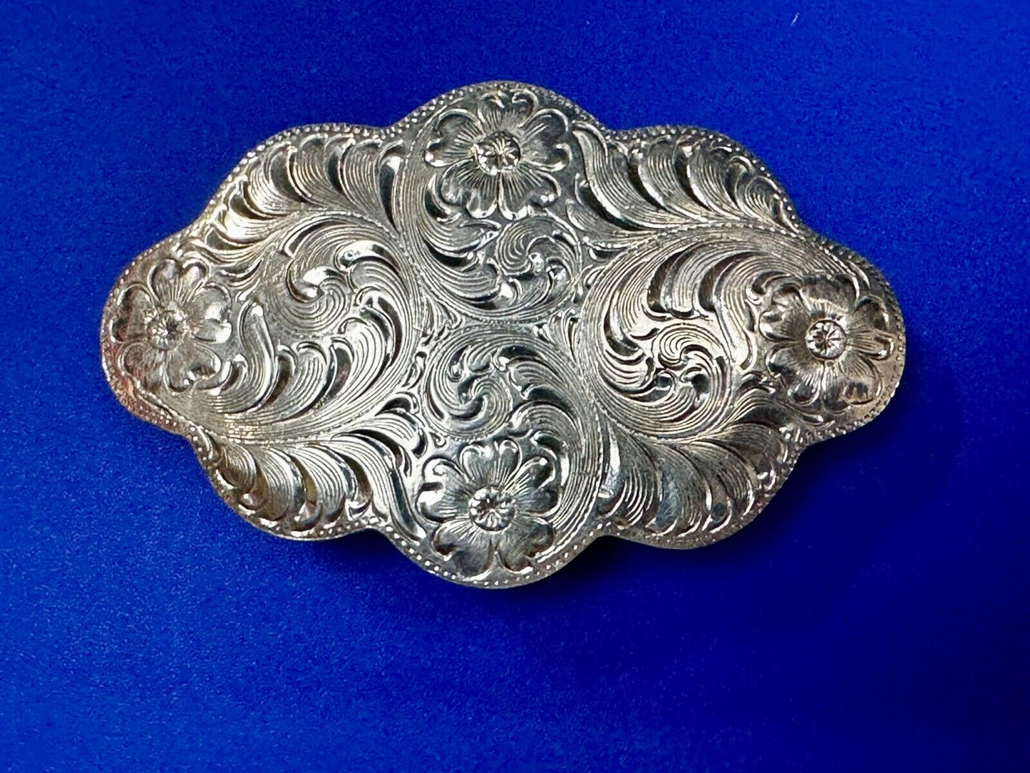 Beautiful Unique Shaped Cutout Flower Swirl Silver Tone Women Belt Buckle