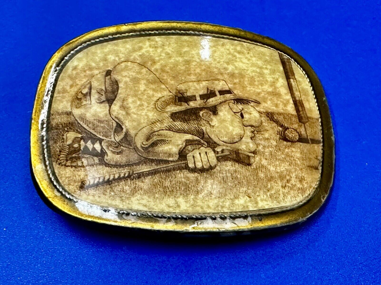 Vintage Cartoon Man Gold Put Put - Sink the hole Retro Sports Belt Buckle