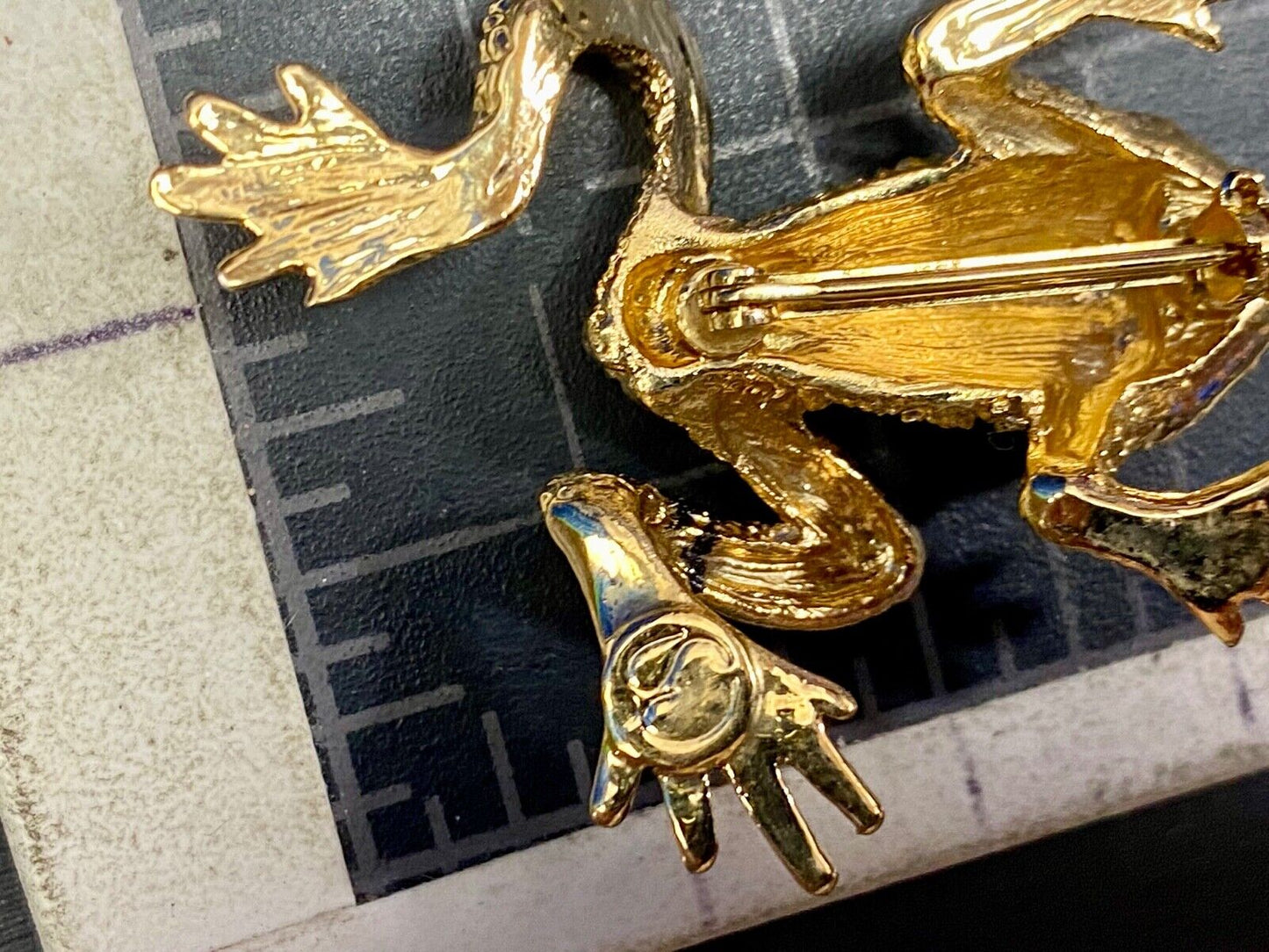 Vintage Danecraft Signed Gold Tone Frog Brooch with rhinestone eyes!