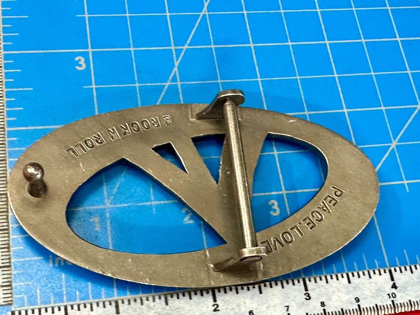 2OH Cutout gold color belt buckle Peace love & Rock & Roll
