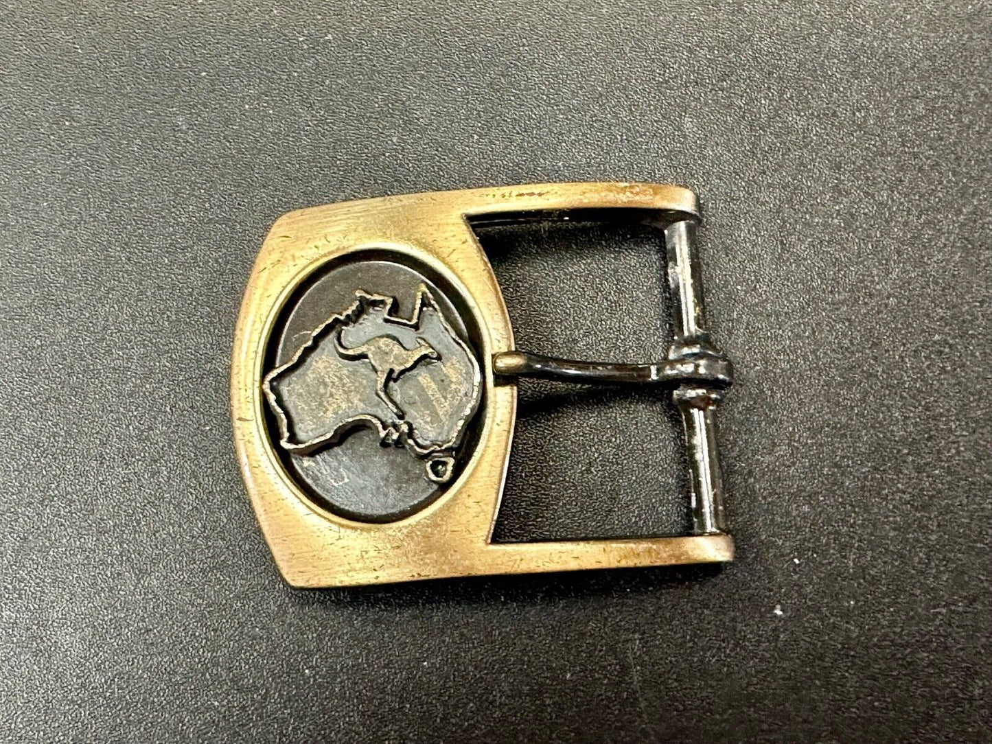 Australia Shape Hopping Kangaroo SMALL replacement brass tone 1" belt buckle