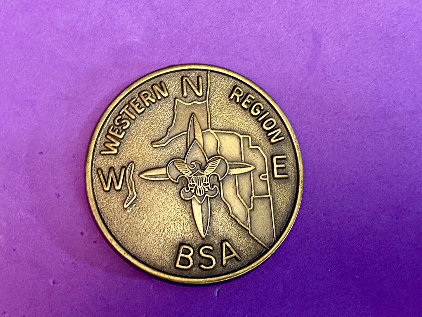Vintage Bsa Western Region Boy Scouts Compass Figural Round Belt Buckle