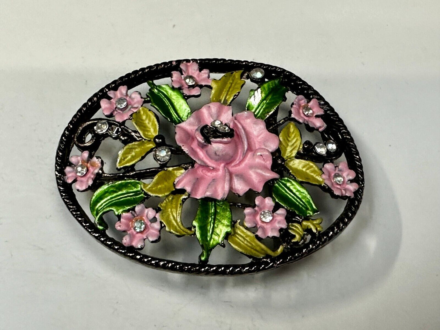 Beautiful Cutout Flower Themed See Through Rhinestone Accented Belt Buckle