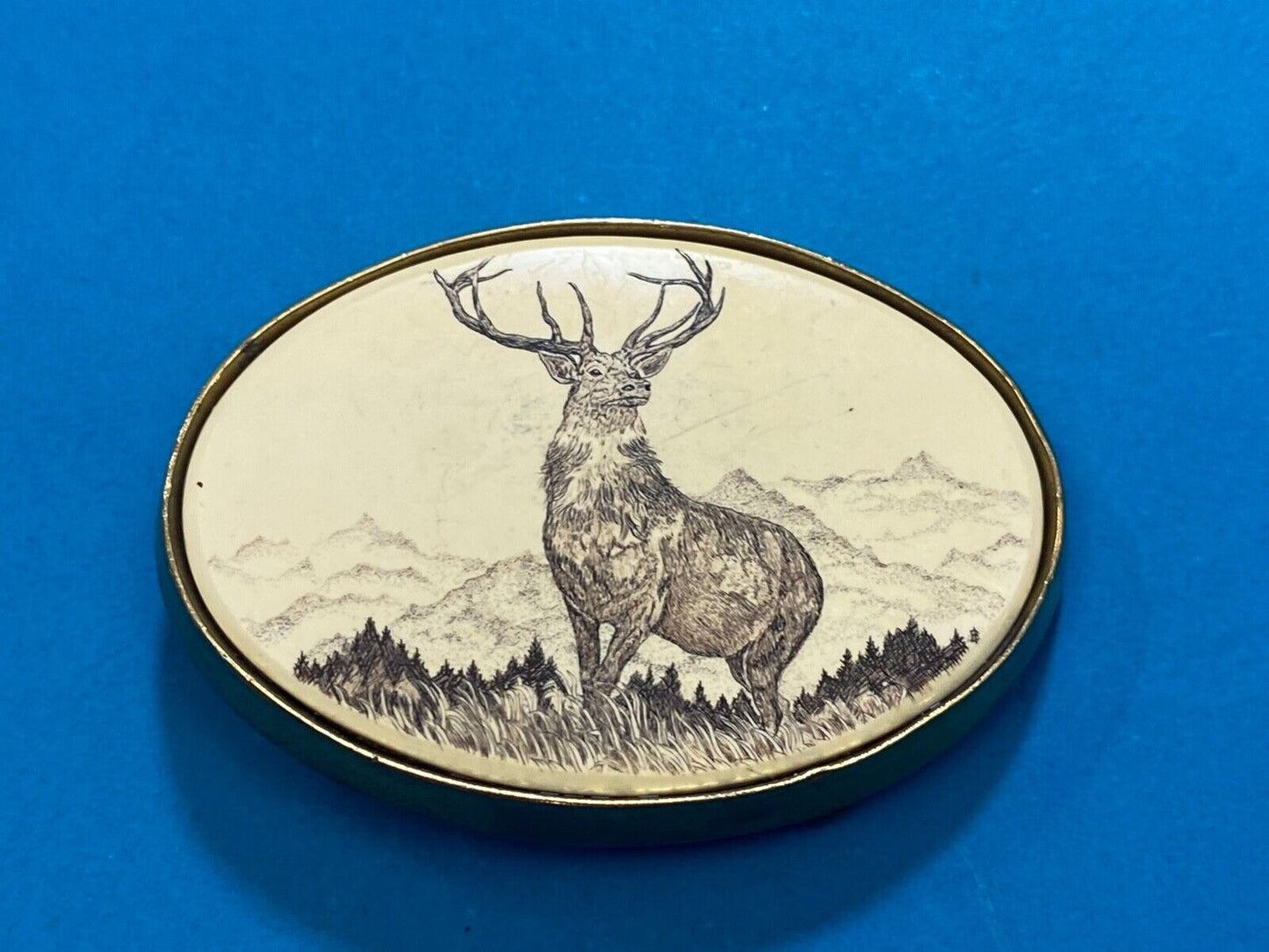 Vintage 1983 Barlow DEER Buck in nature Mountains with huge rack belt buckle