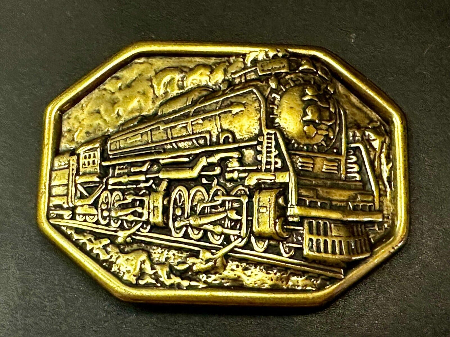 Train Rail Road Collectors Vtg. Avon Brand Brass Tone Steam Engine Belt Buckle