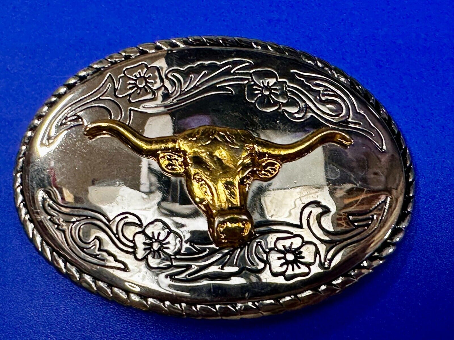 Texas Longhorn Steer Bull Cow Skull Reflective Oval Two Tone Vintage Belt Buckle