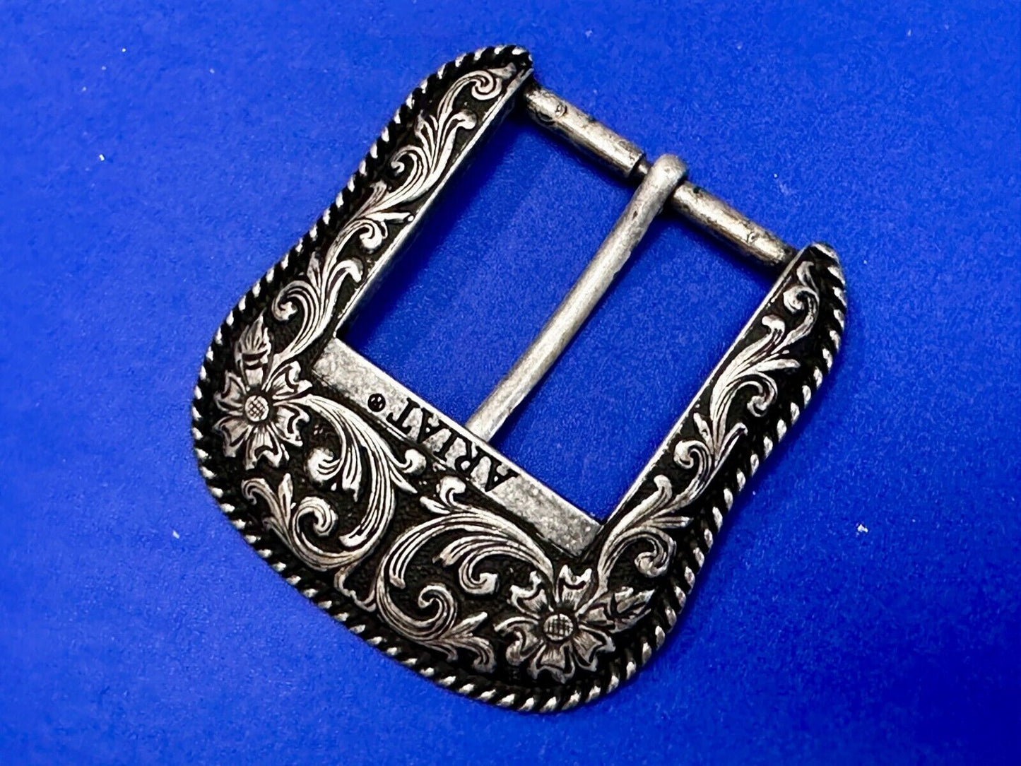 Ariat 2007 Ranger Style Detailed Flower Swirl Rope Outlined Belt Buckle