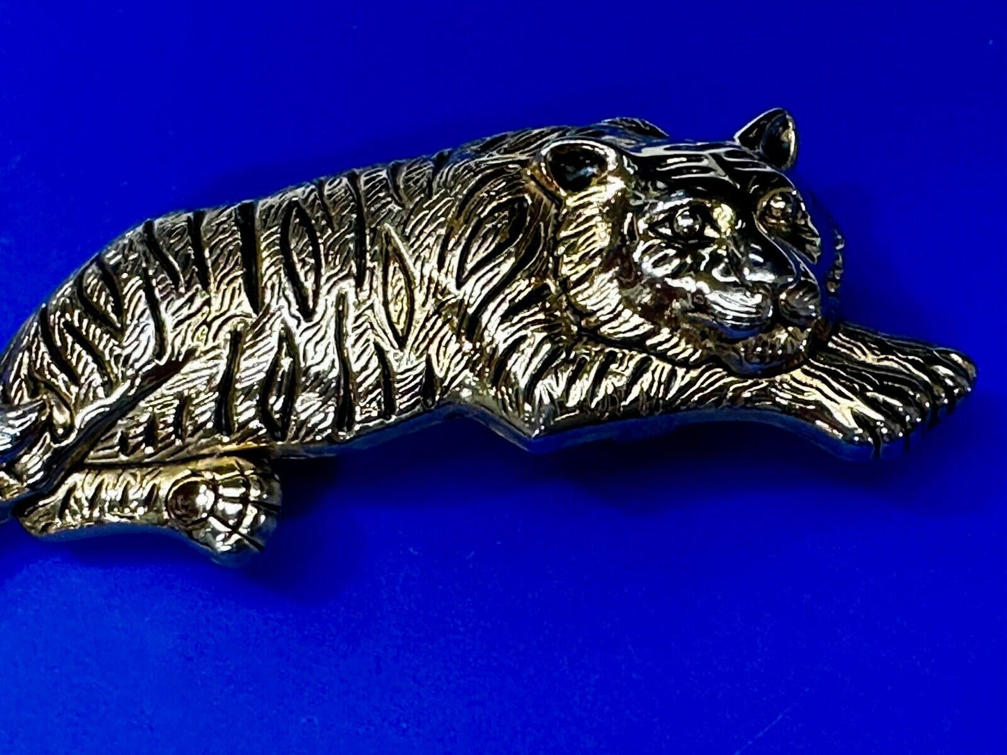 Tiger Mountain Lion HUGE 6" Wide Large Gold Tone Vintage Belt Buckle