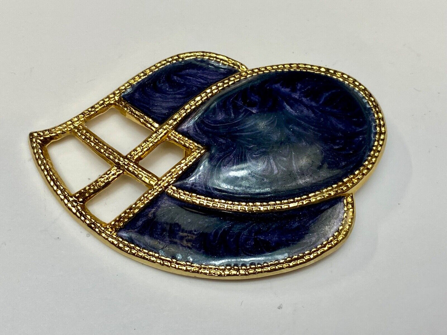 Vintage DayLor Tear Rain Drop style retro gold tone belt clip buckle