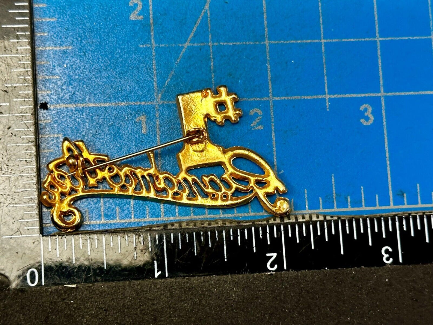 #1 Number One Grandmother Love Gift Gold Tone Vintage Brooch Pin