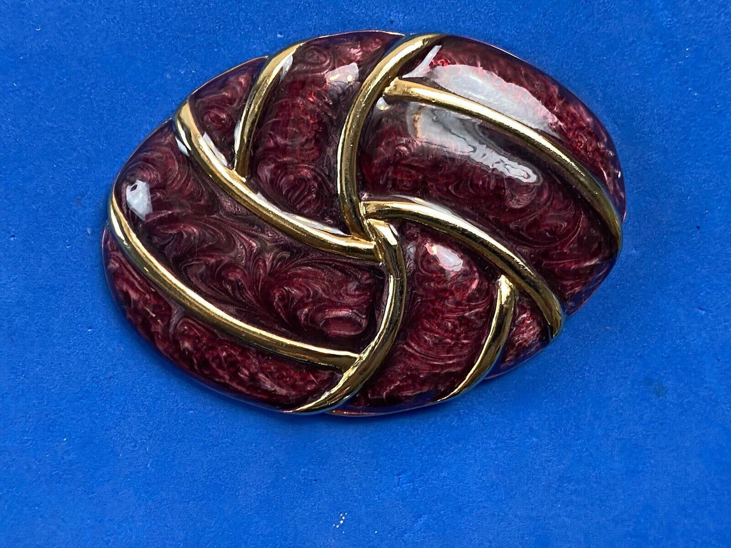 Vintage 80'S Red gold tone Scarf Belt enamel Clip signed Day-Lor