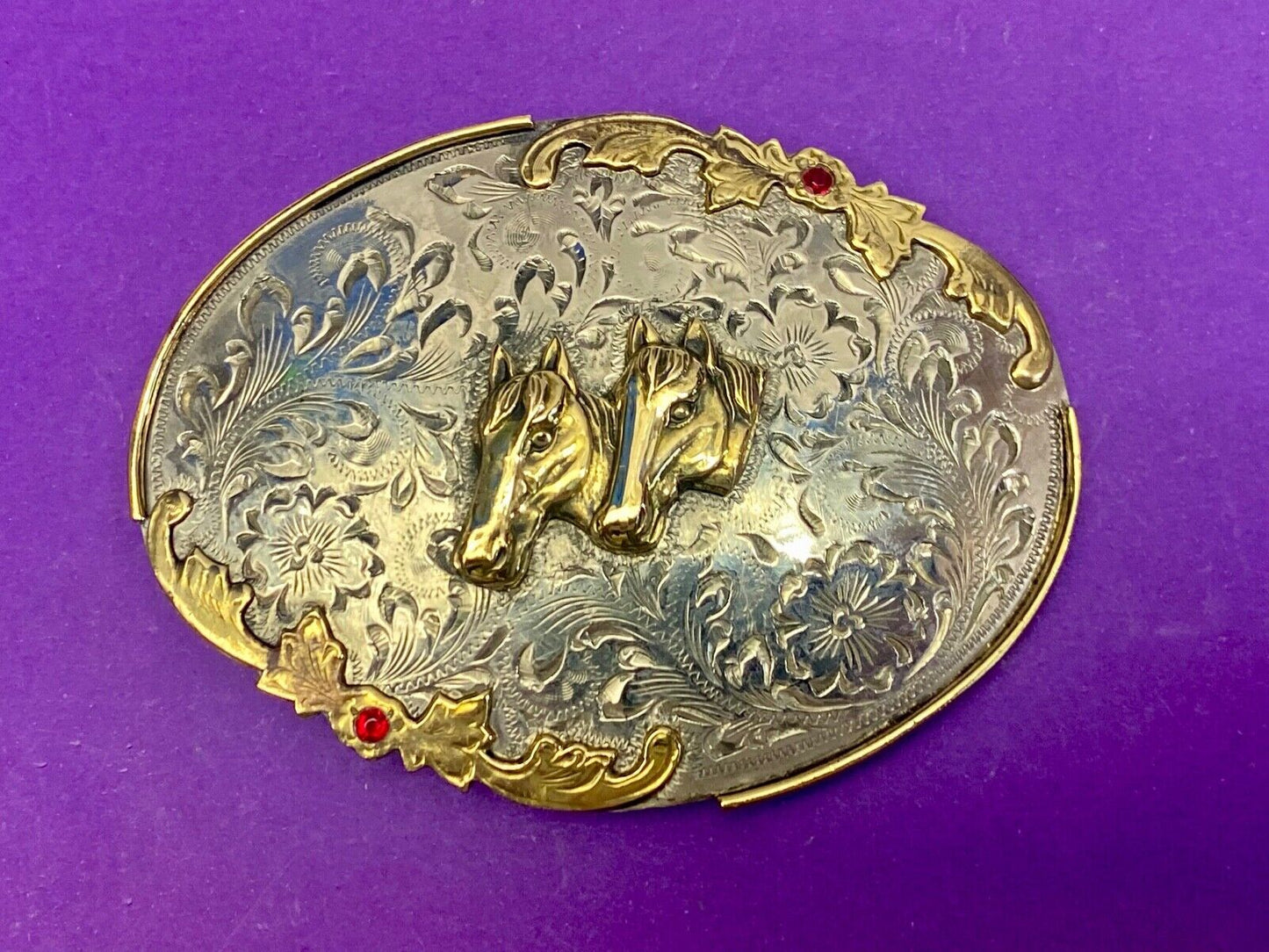 Beautiful & Quality! Vintage horse head Bust Flower Swirl 4" belt buckle