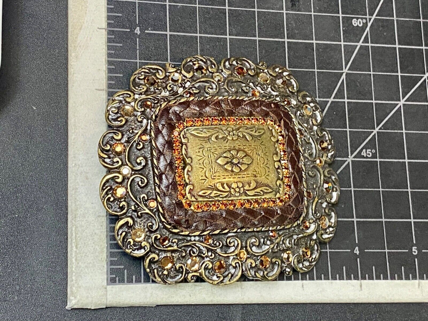 Beautiful leather & rhinestone accented Mesh center India inspired belt buckle