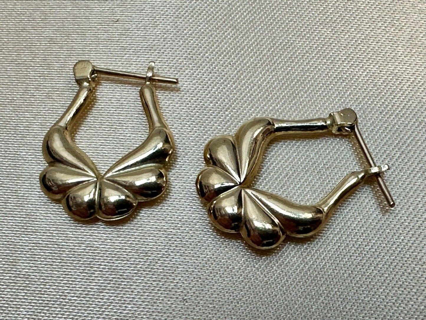 Vintage Art Deco 14K Polished Small Hoop Gold Earrings Puffy Ear Rings