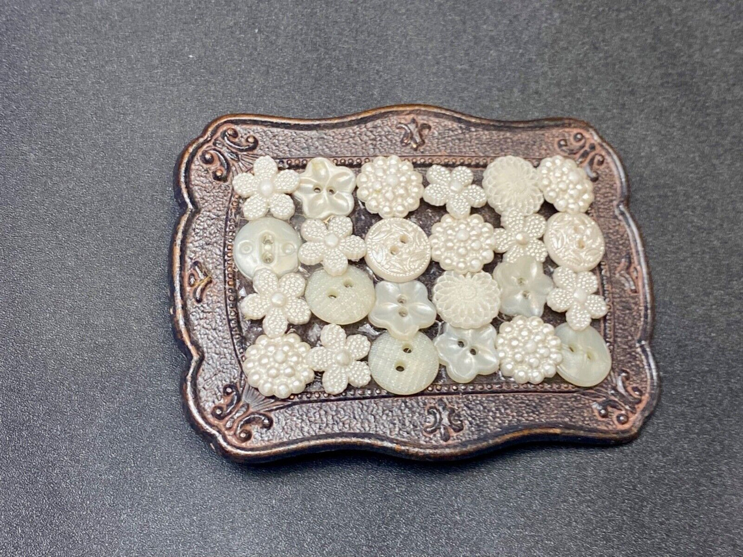 Artisan? Cute Button Steampunk Style Western Framed Belt Buckle