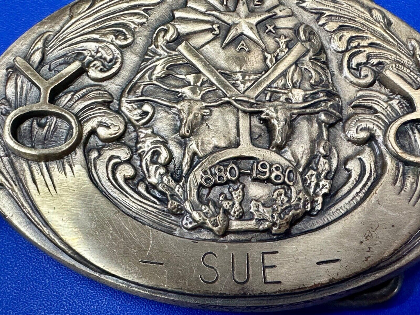 TEXAS NAME SUE 1880 - 1980 100 year celebration star longhorn belt buckle