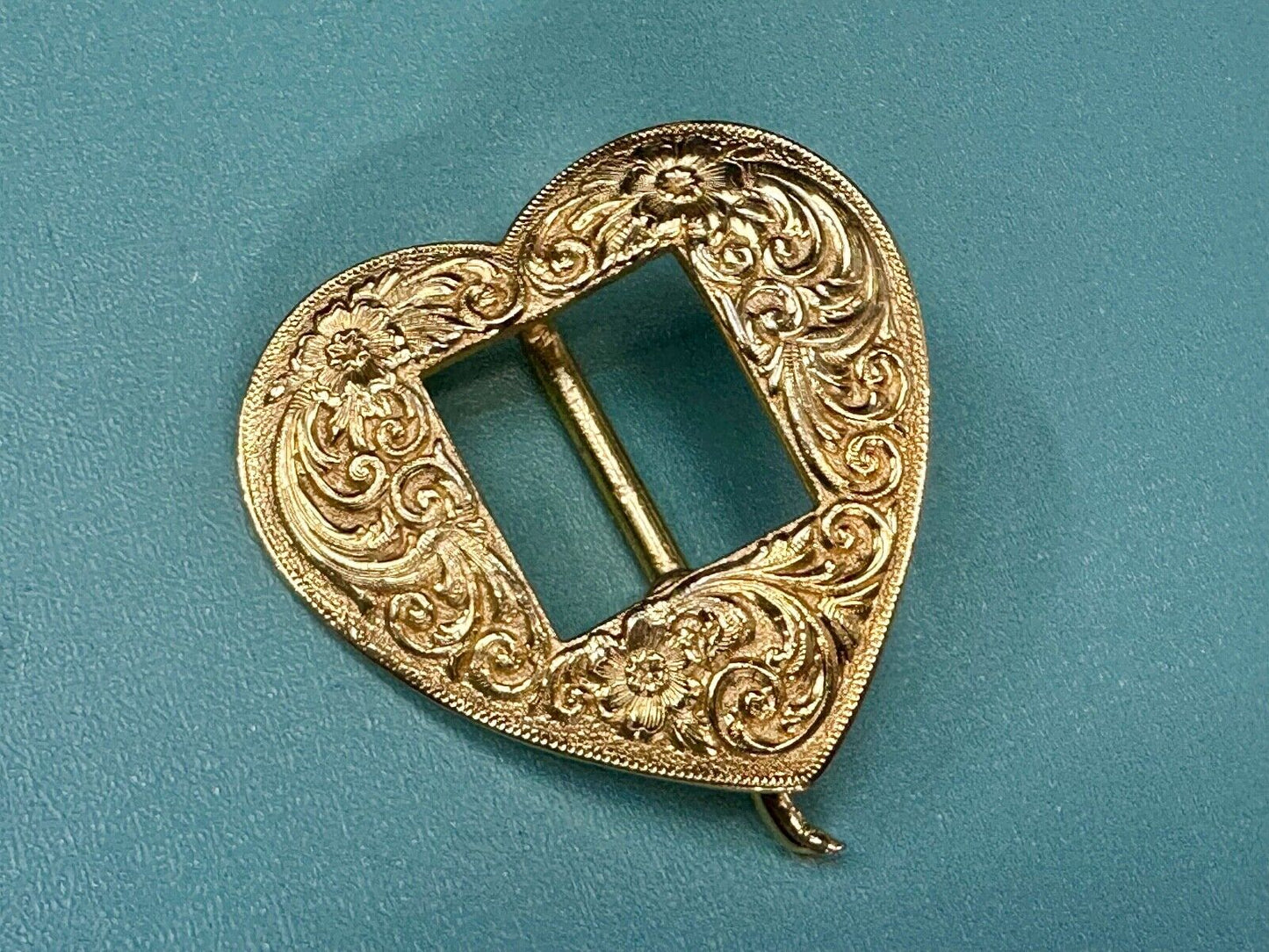 Tiny Gold tone heart shaped western ornate flower swirl belt buckle