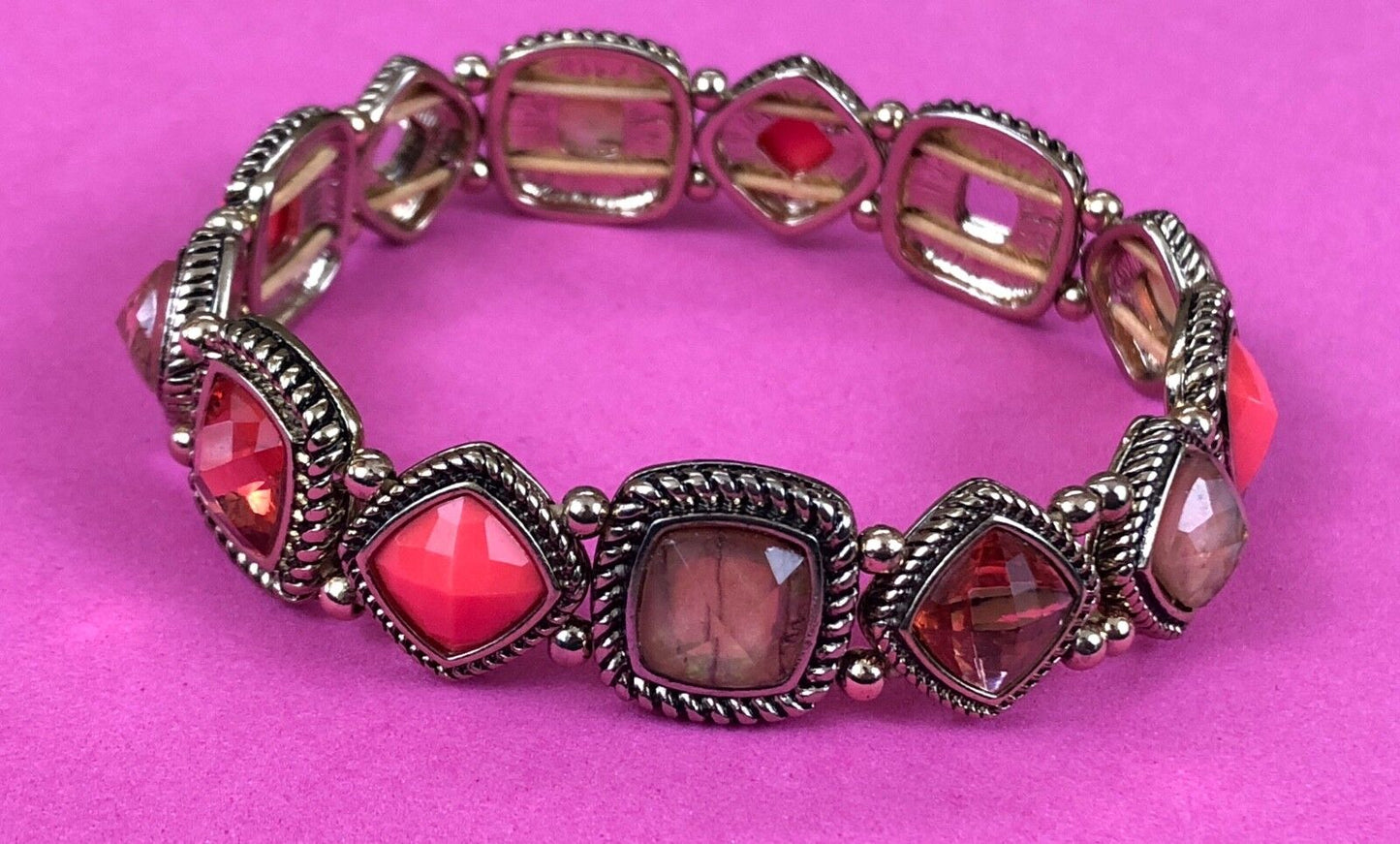 Vintage Antique, - NAPIER RED's ACRYLIC STONES STRETCH BANGLE BRACELET