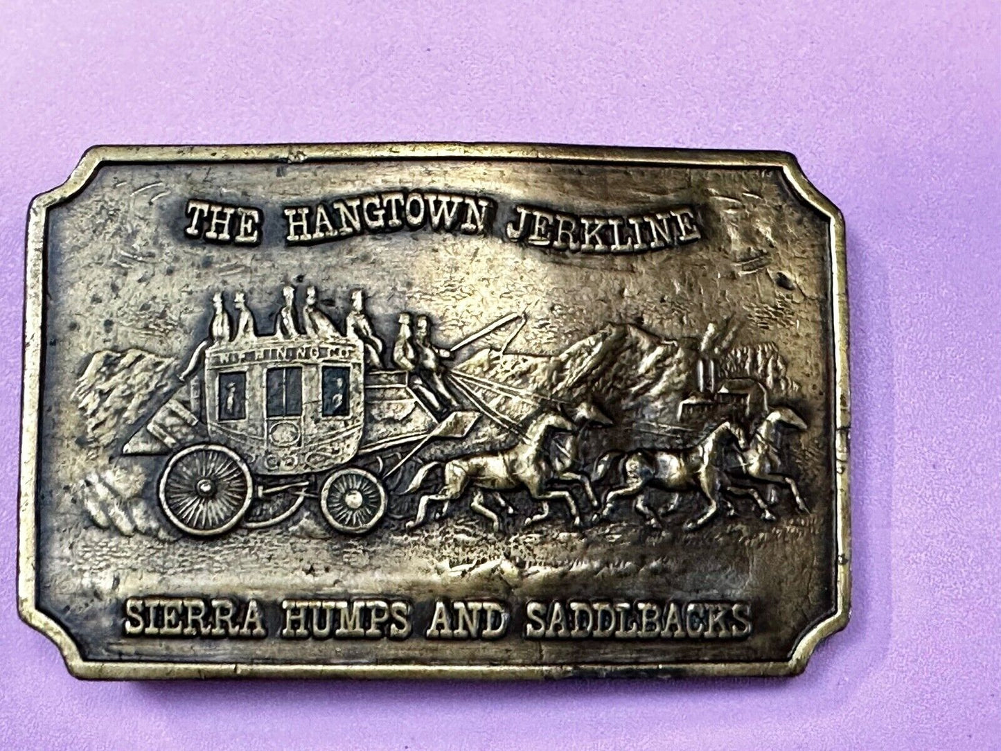 The Hangtown Jerkline Sierra Humps and Saddleback Vintage Bergamot Belt Buckle