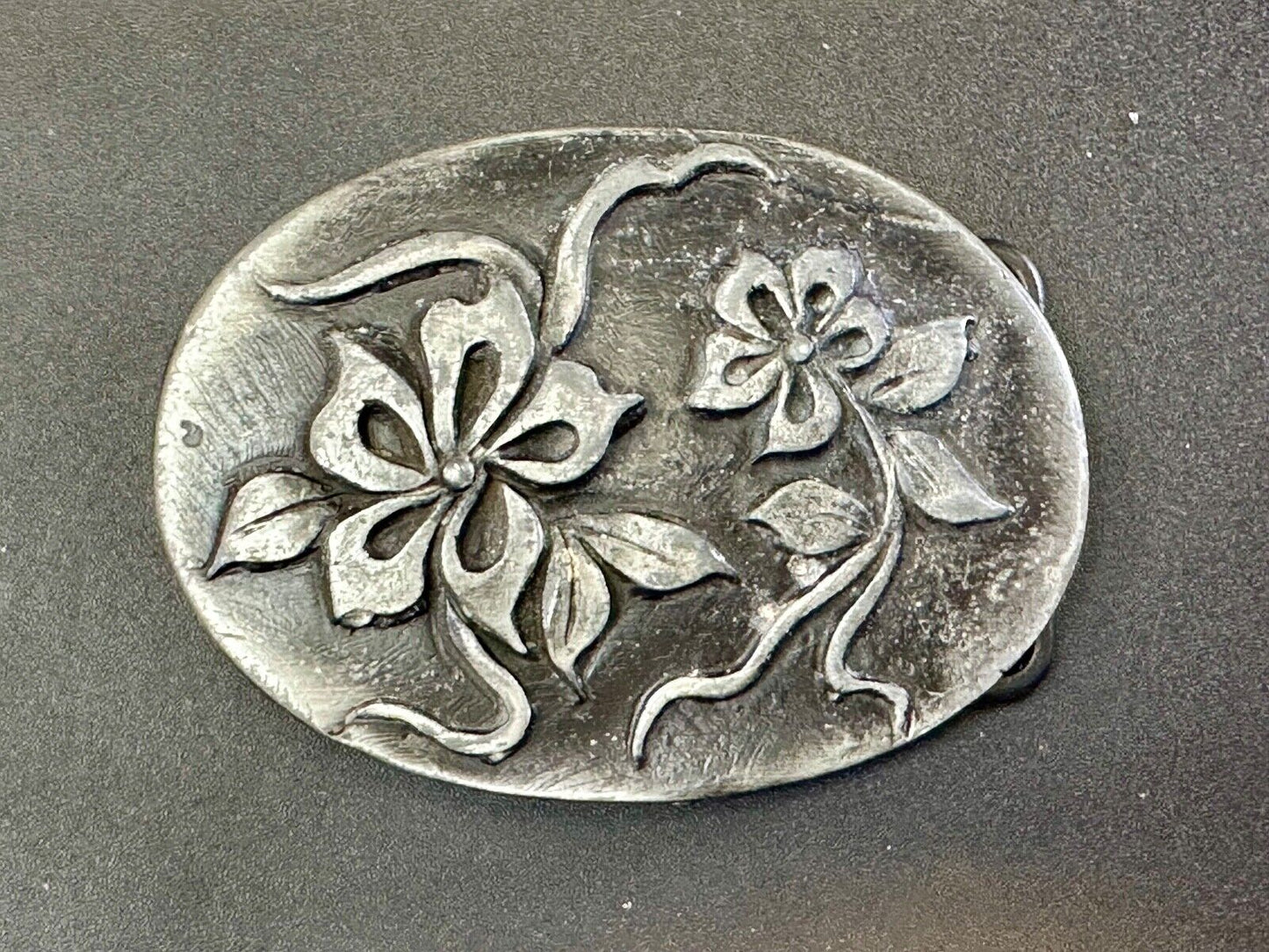 Artisan Pewter? Flower theme belt buckle - Beautiful and unique!