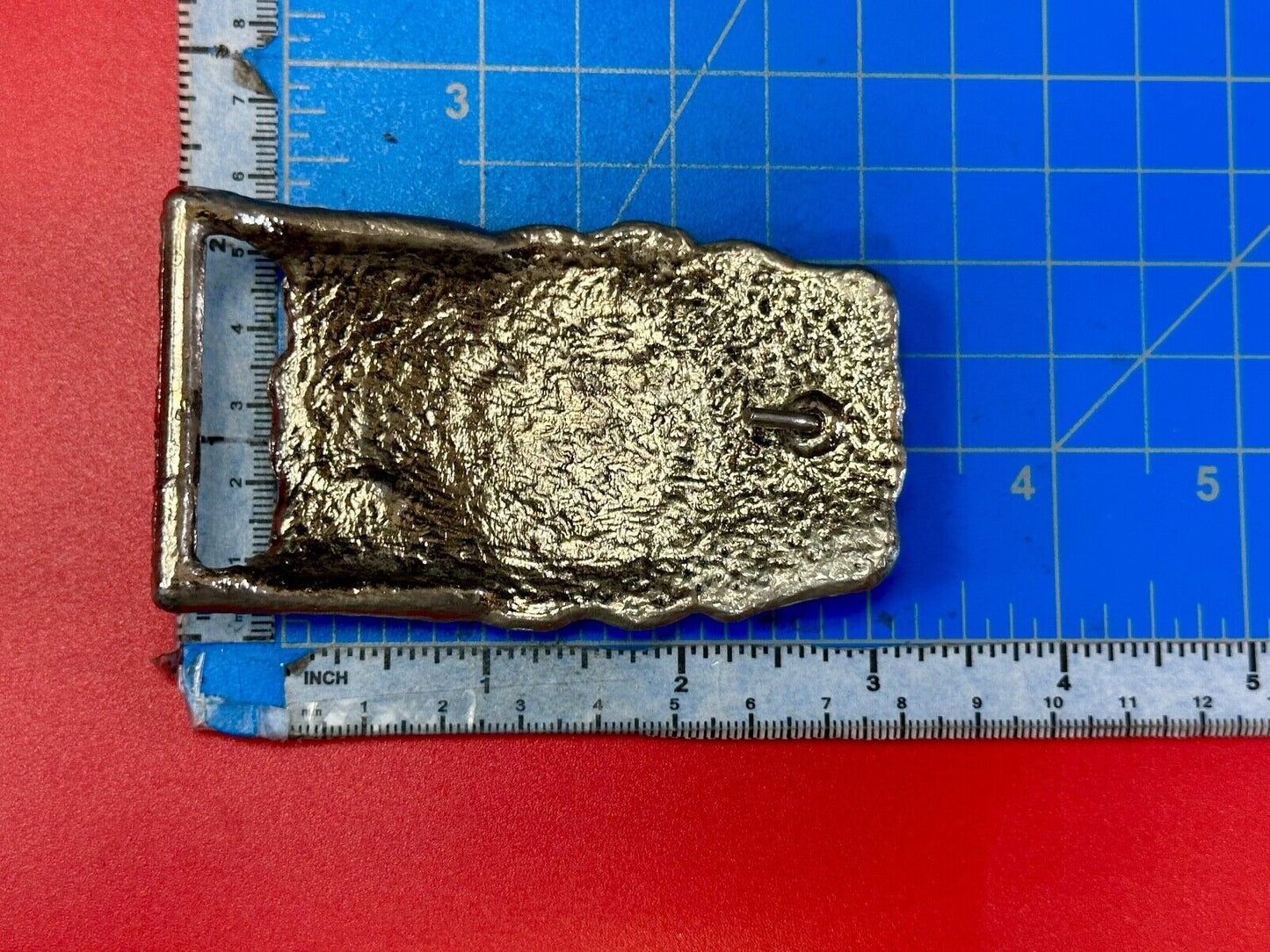2 horses picture as centerpiece in TEXAS marked silver tone chunky belt buckle