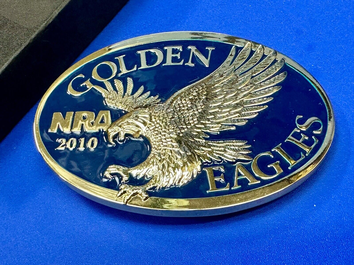 2010 NRA National Rifle Association Golden Eagle blue ribbon belt buckle in box