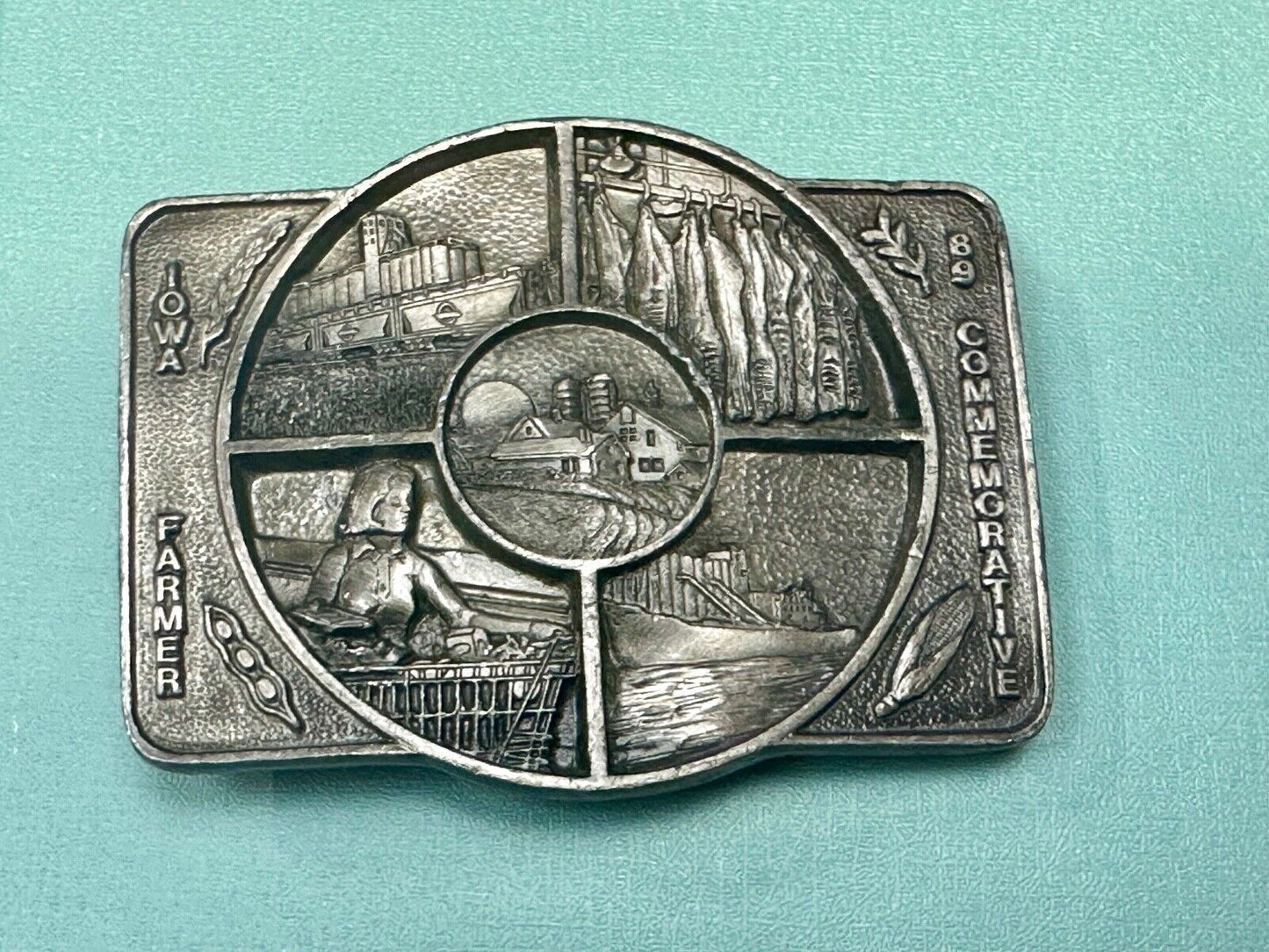 1989 Iowa Farmer - State Farm Commemorative belt buckle