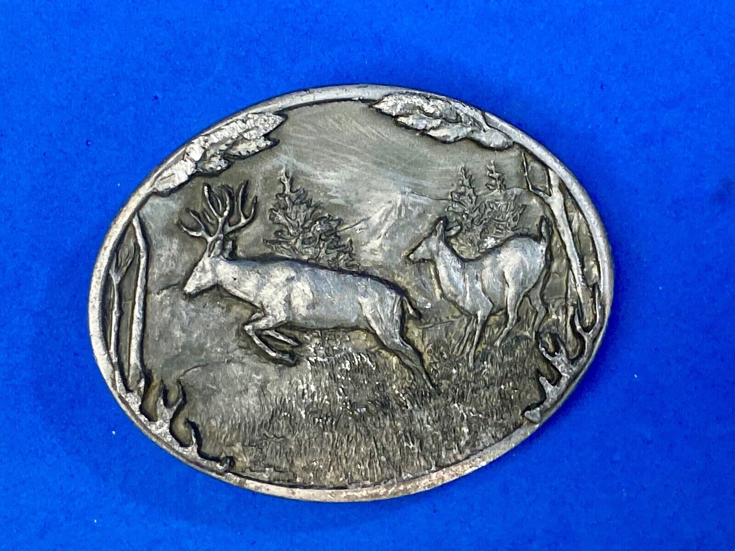 Vintage 1985 Two grazing Deer in nature belt buckle by C+J