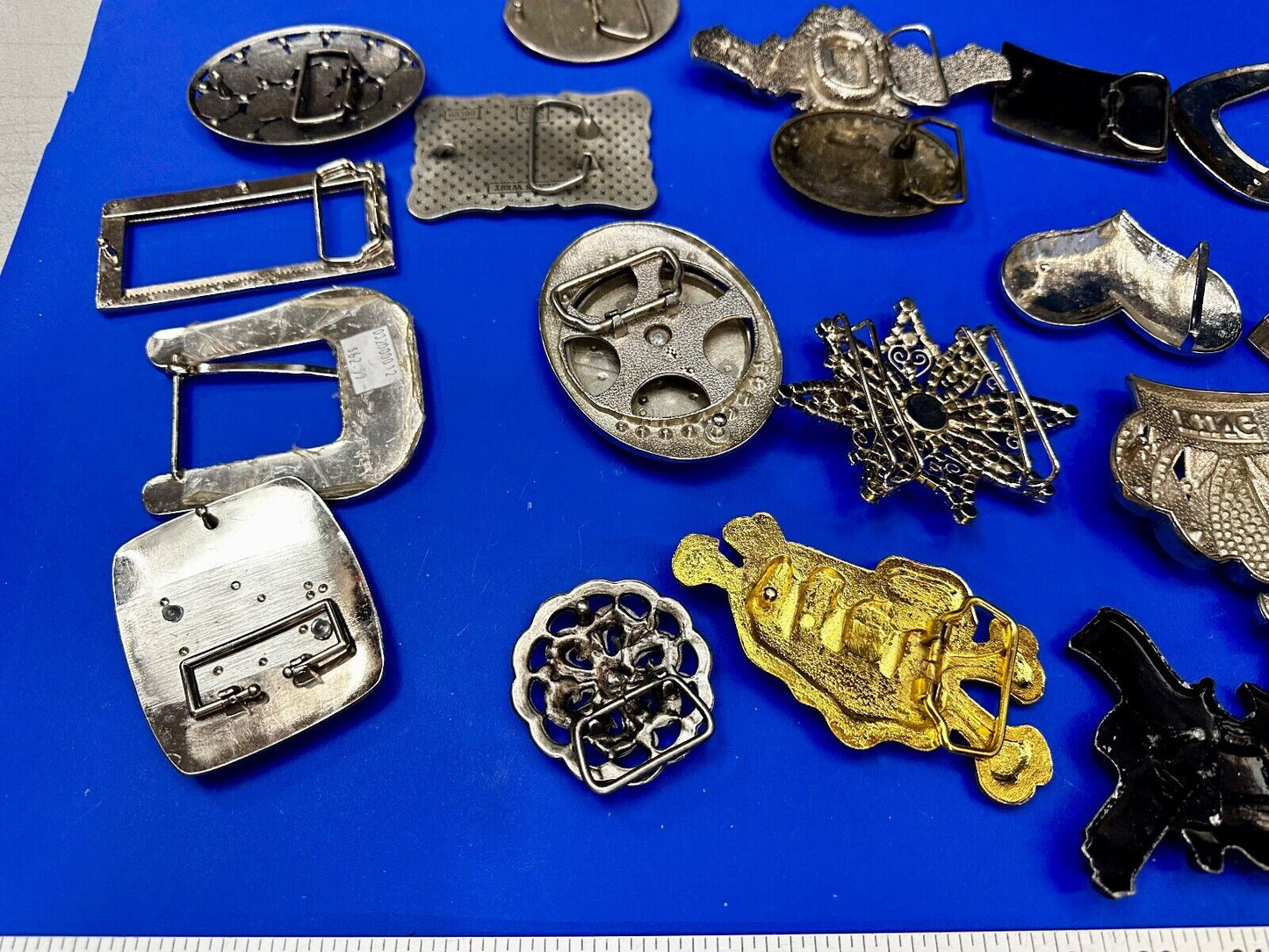 21 Bulk Lot Junk Drawer Grab Bag of REPAIR Belt Buckle - Missing Rhinestone's