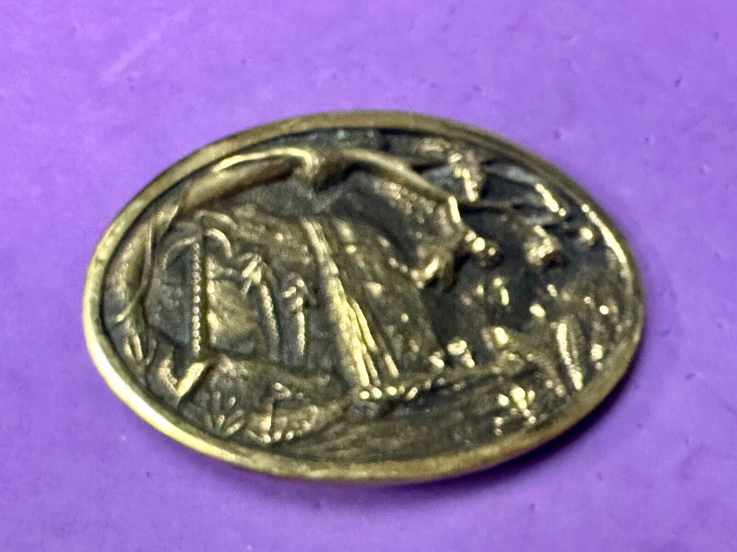 Beautiful water fall nature scene on Vintage BTS solid brass belt buckle