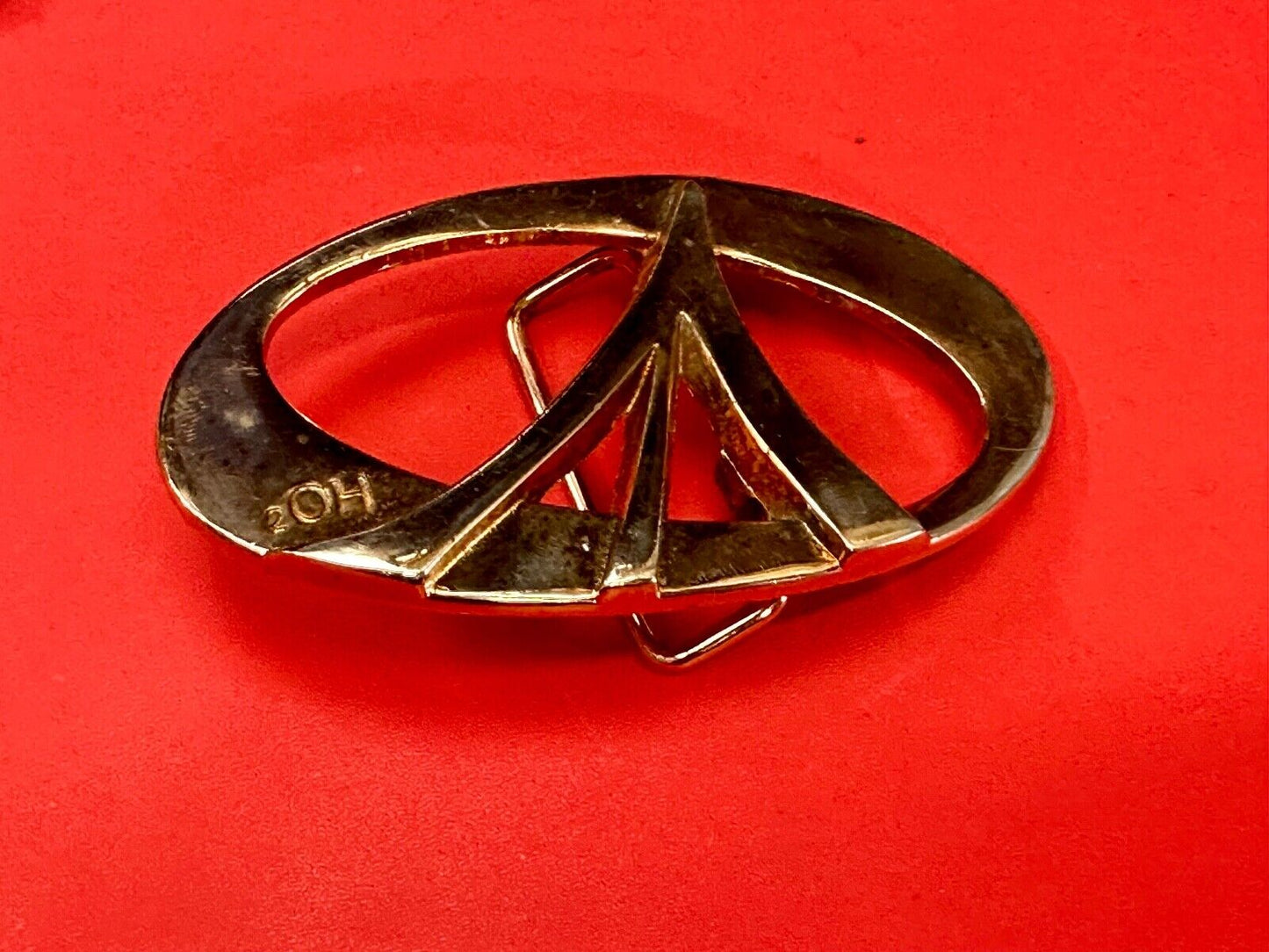 2OH Logo Emblem Peace love & Rock & Roll gold color belt buckle