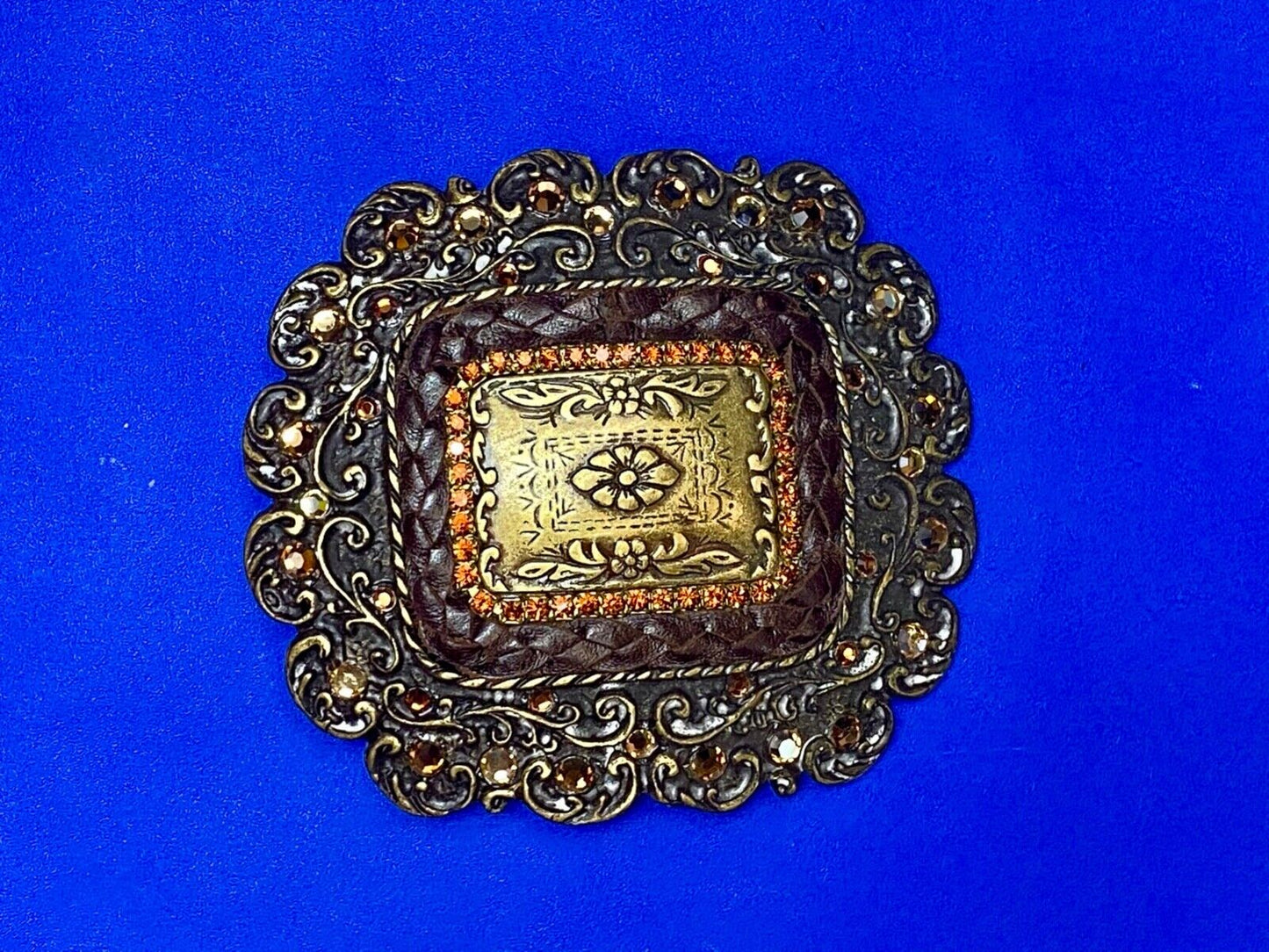 Beautiful leather & rhinestone accented Mesh center India inspired belt buckle