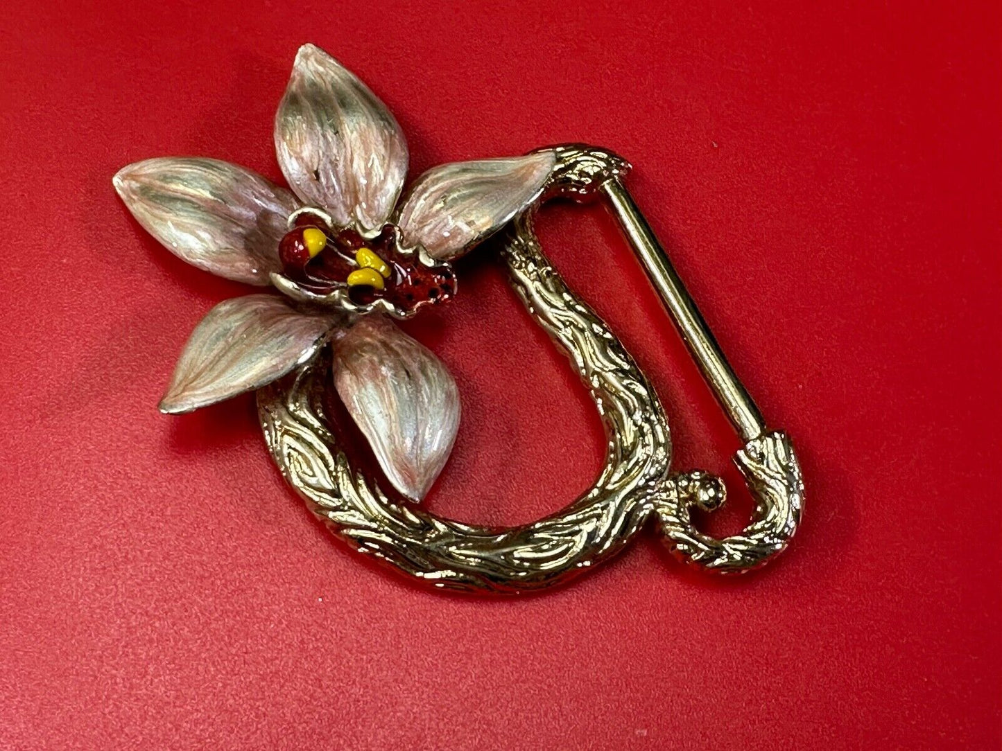 Beautiful flower cutout jeweled brushed enamel cutout belt buckle
