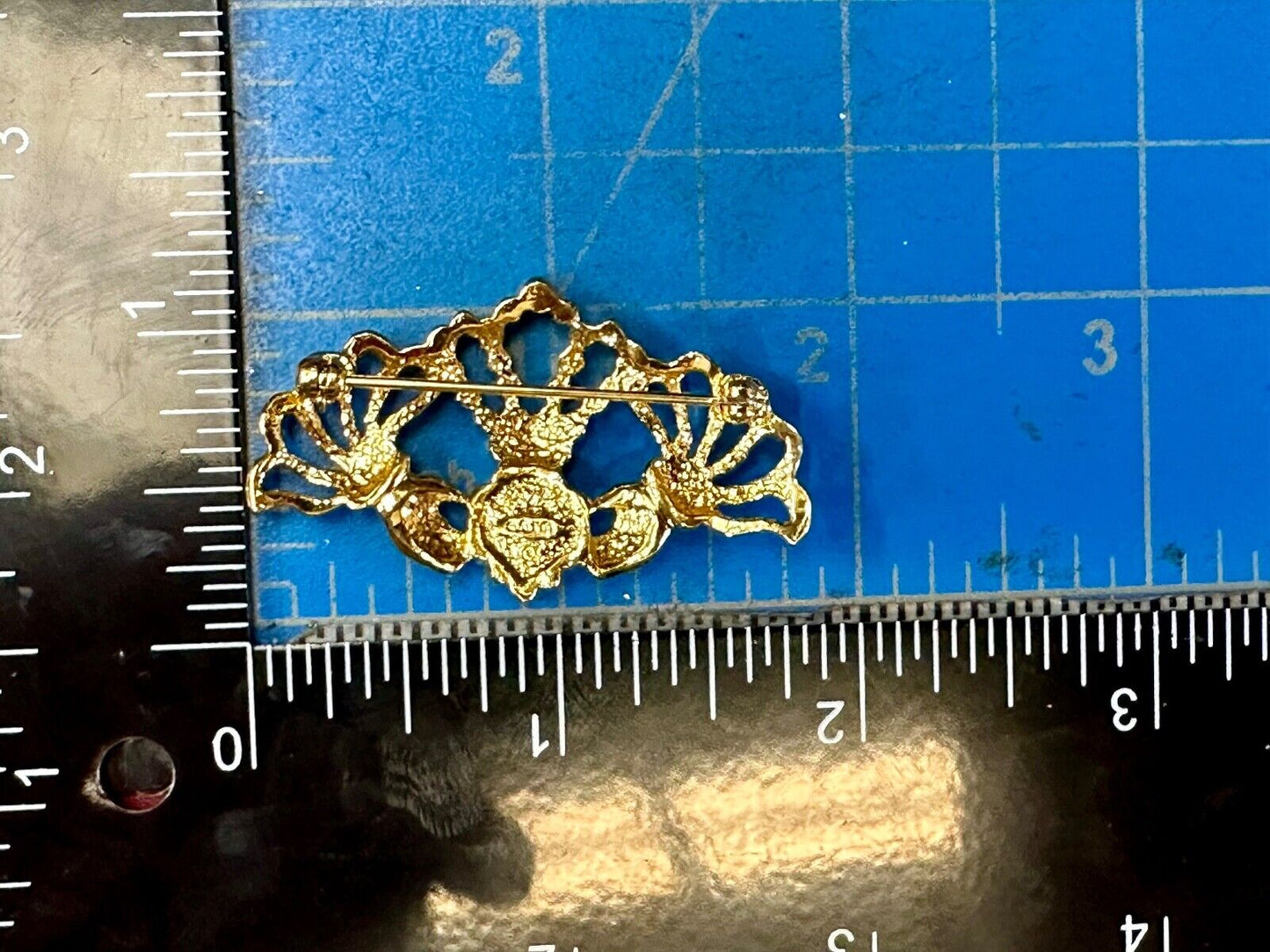 Vintage Avon Goldtone Brooch Pin Claddagh Hands Heart Crown Pearl Heart Bead