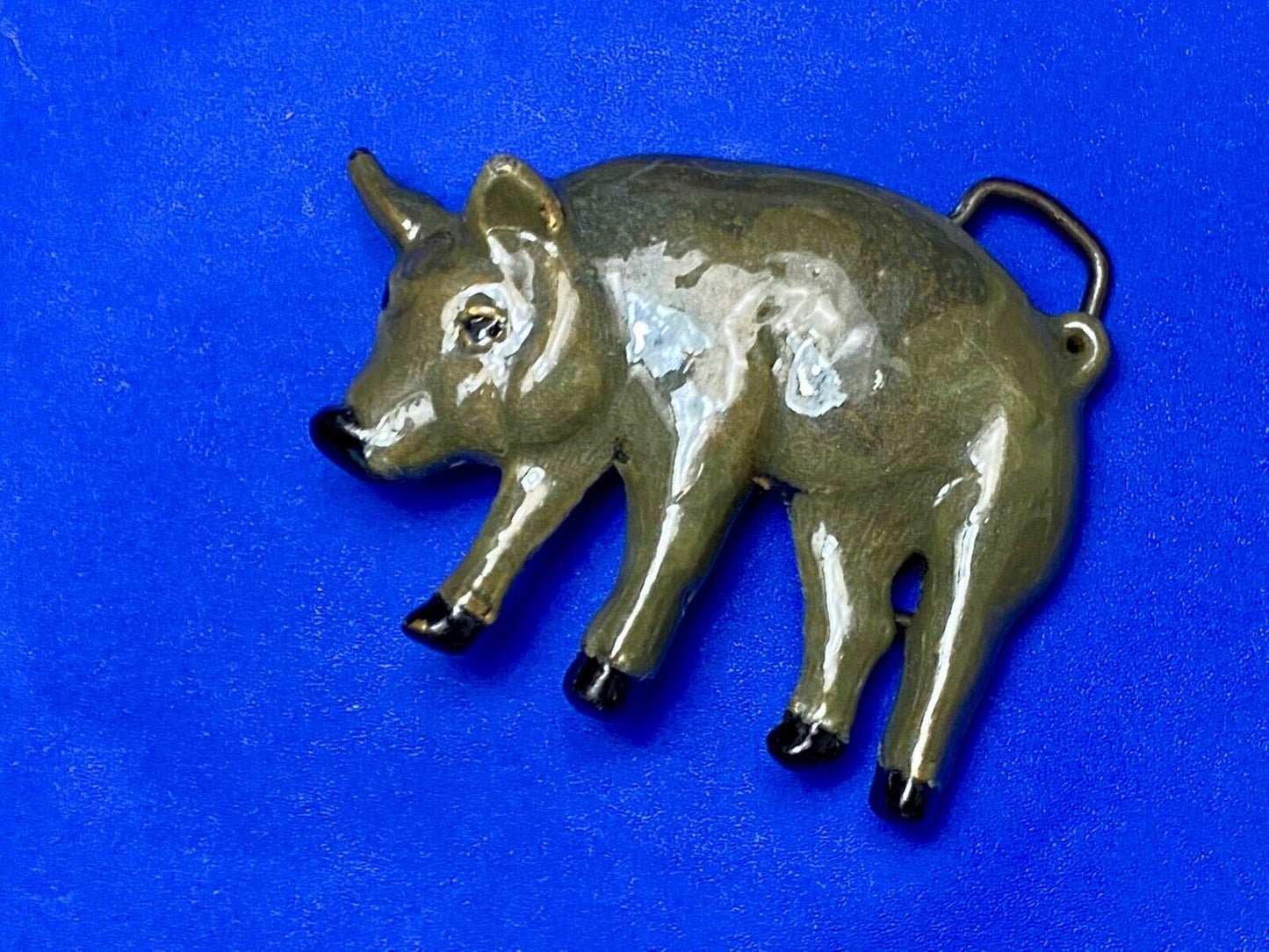 Adorable Pig Hog on the farm cutout swine animal belt buckle