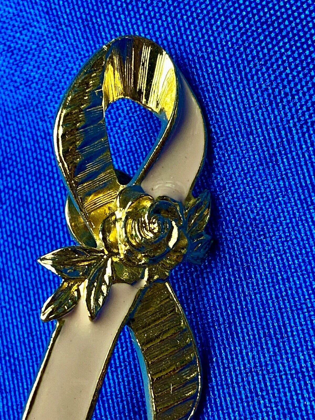 Avon Rose Ribbon Breast Cancer Light Pink Enamel Gold Tone Lapel Tie Brooch Pin