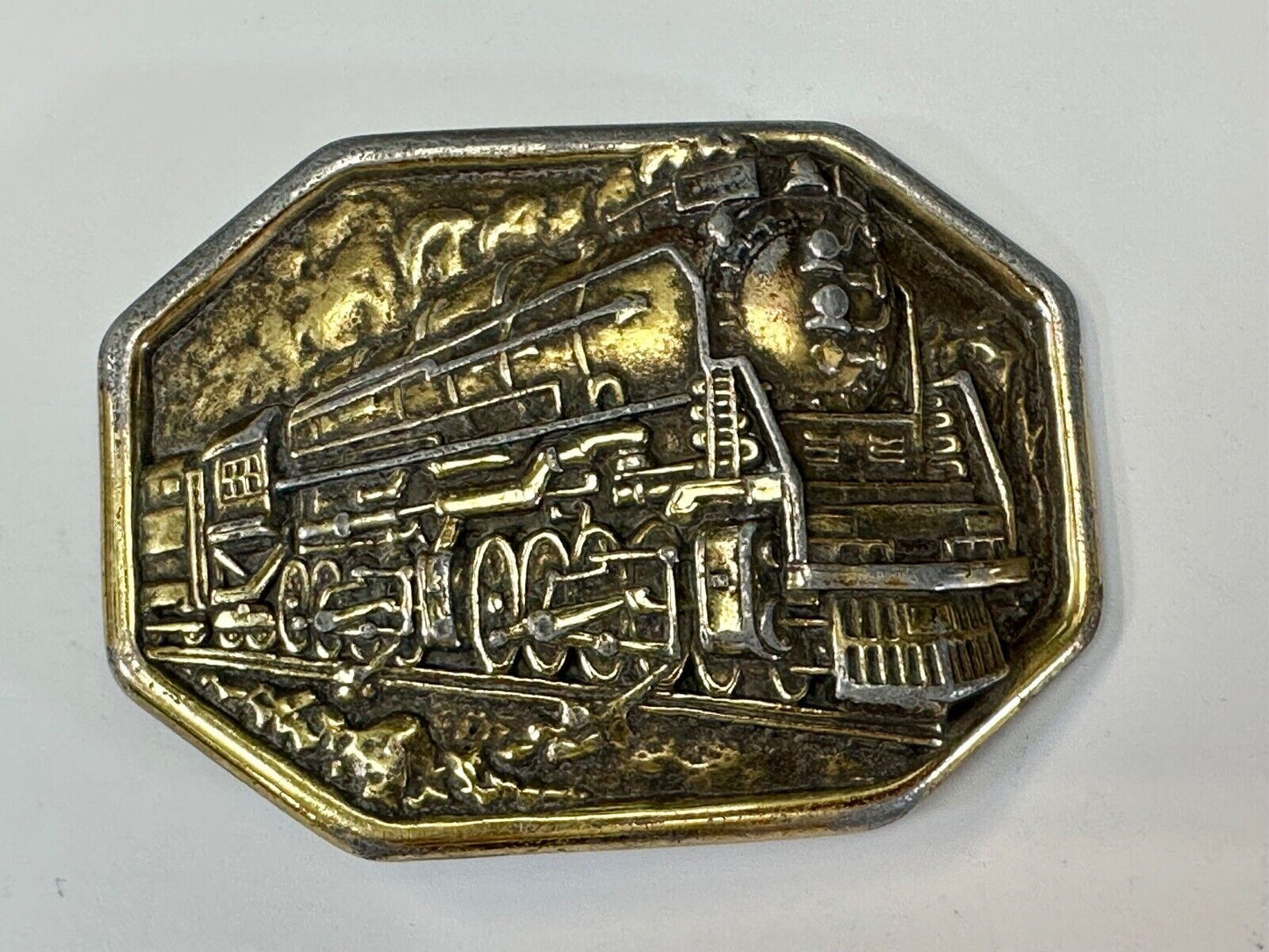 Train Engine Steam Locomotive RR collectors Vintage 70s belt buckle by Avon