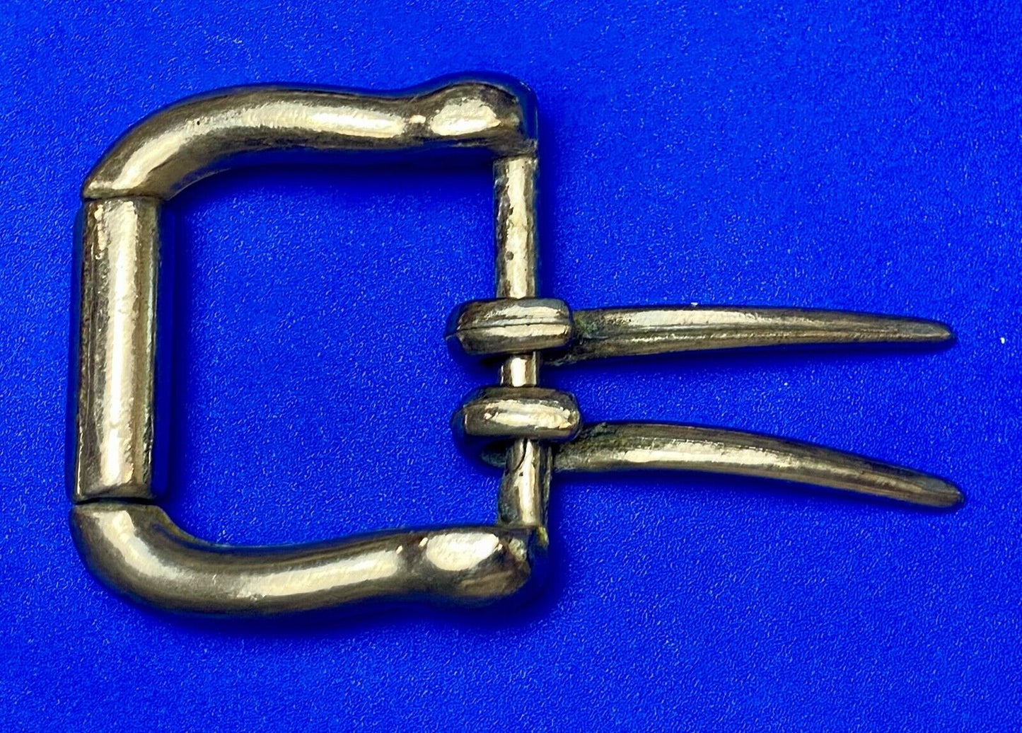 Vintage dual arm silver toned belt buckle stamped pantera 1610
