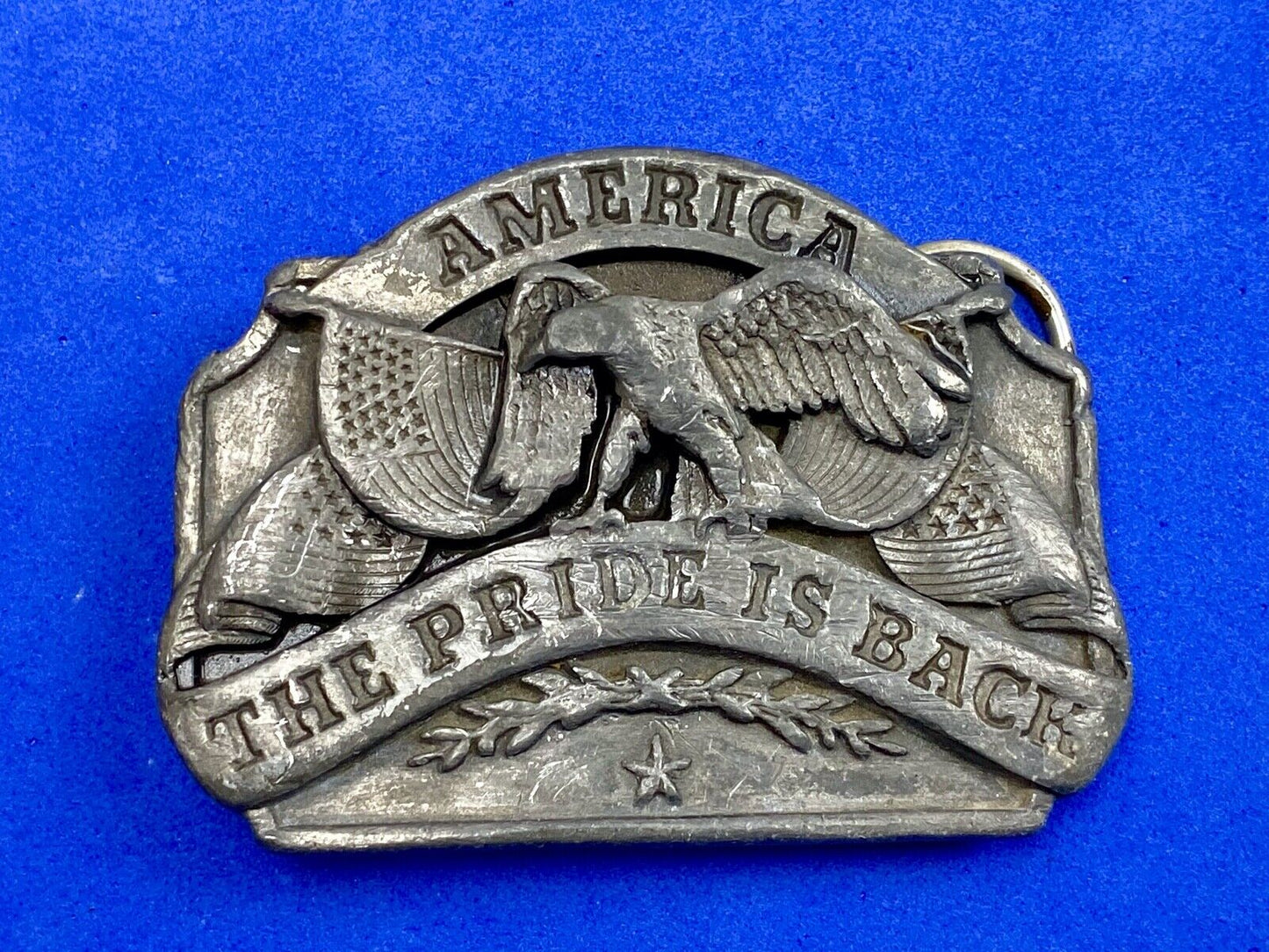 Vintage 1980 Siskiyou D-40 AMERICA - The pride is back belt buckle USA Proud
