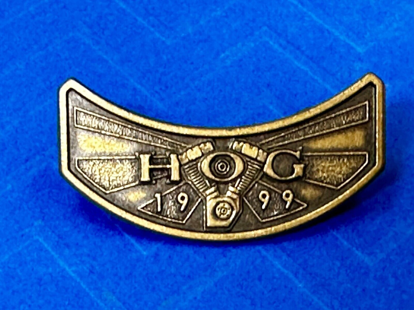 1999 Harley Davidson Owners Group HOG Pin for Jacket or Vest