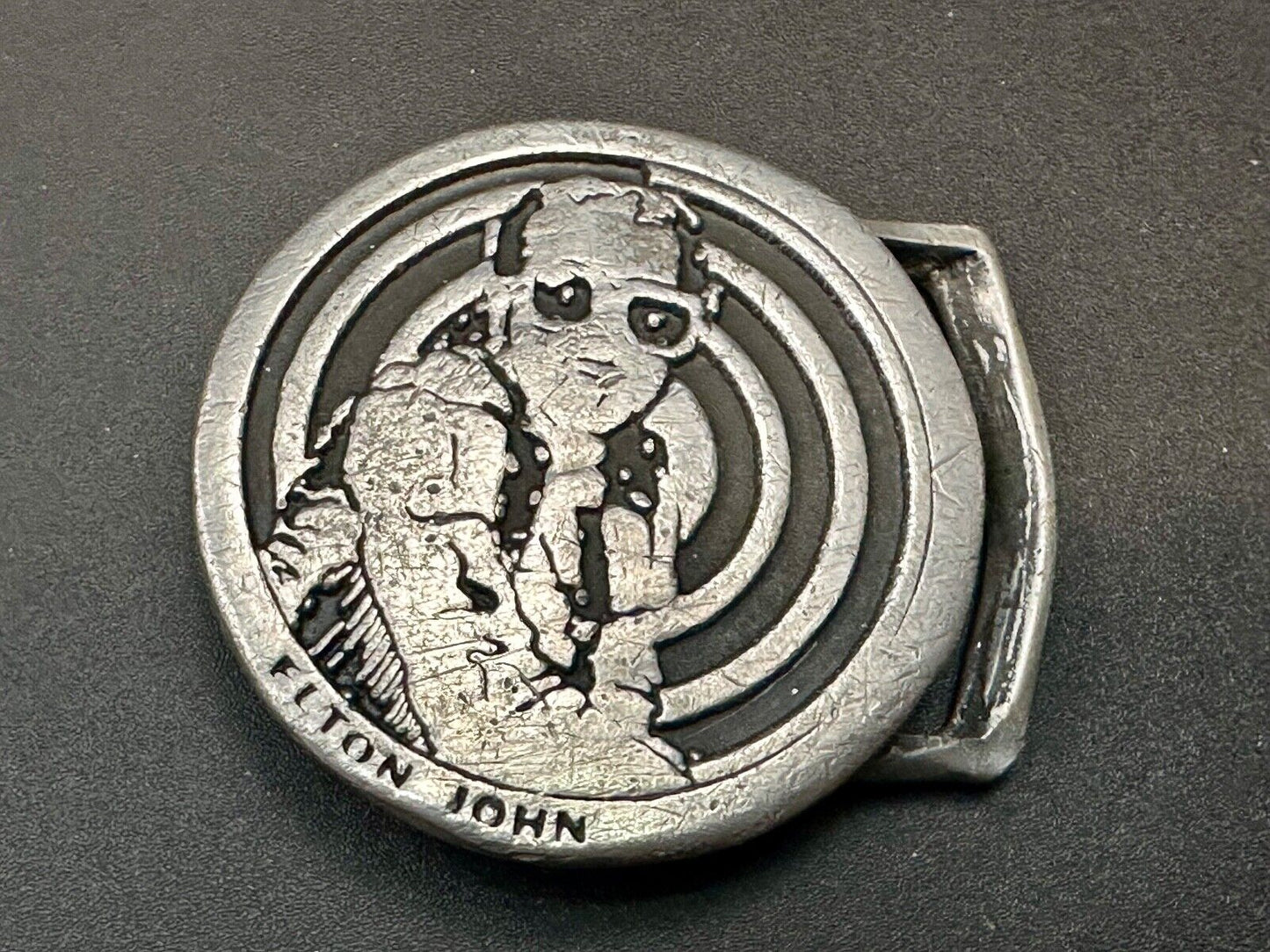 ***ELTON JOHN*** MUSIC SOUVENIR 1970's VINTAGE COMMEMORATIVE BELT BUCKLE