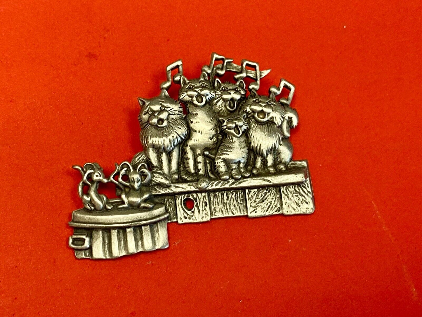 Adorable Cats And Mice - Cat And Mouse Cut Out Brooch Pin