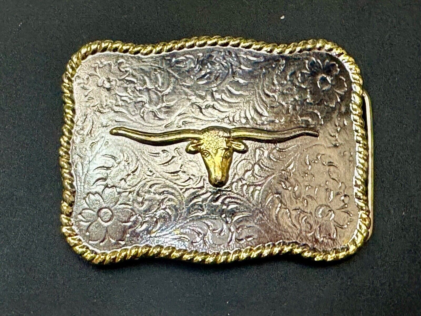 Texas Longhorn Cow Steer flower swirl Belt Buckle w/ thick rope boarder