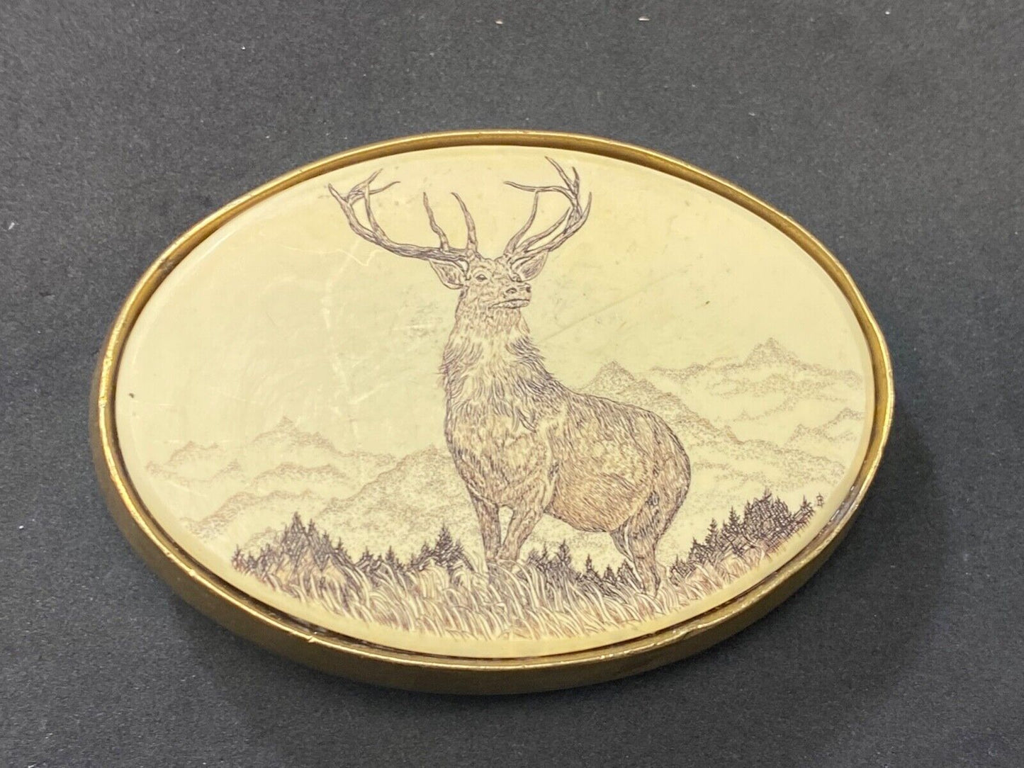 Vintage 1983 Barlow DEER Buck in nature Mountains with huge rack belt buckle