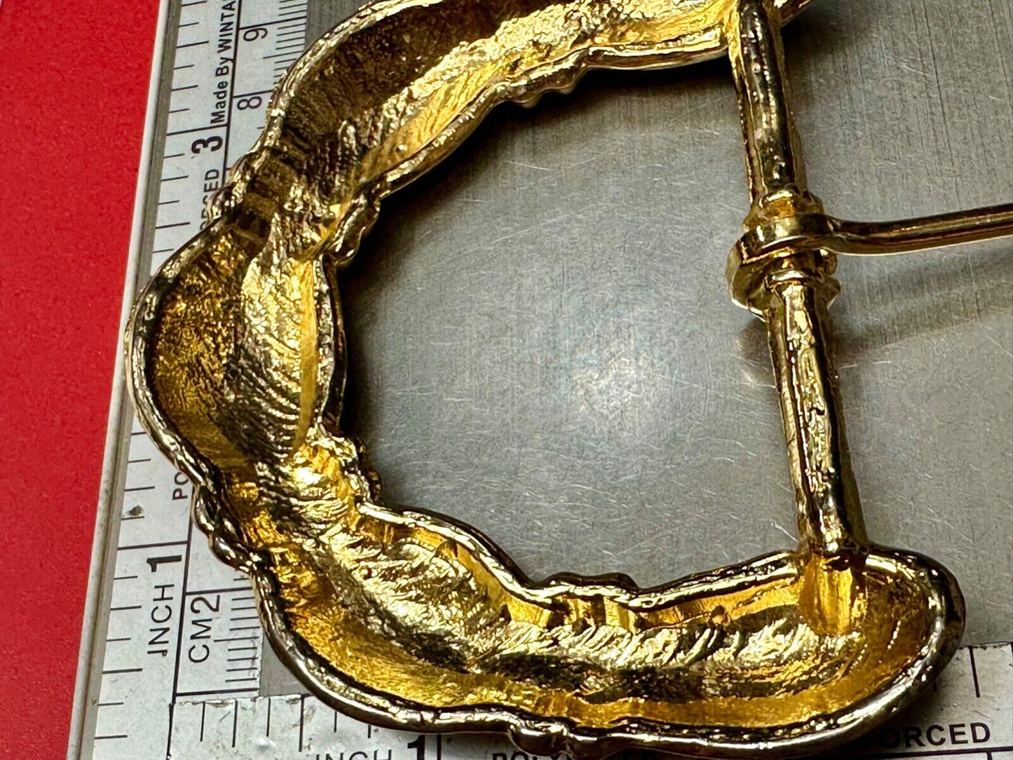 Unique dimensional "puffy" appearing! gold tone replace belt buckle