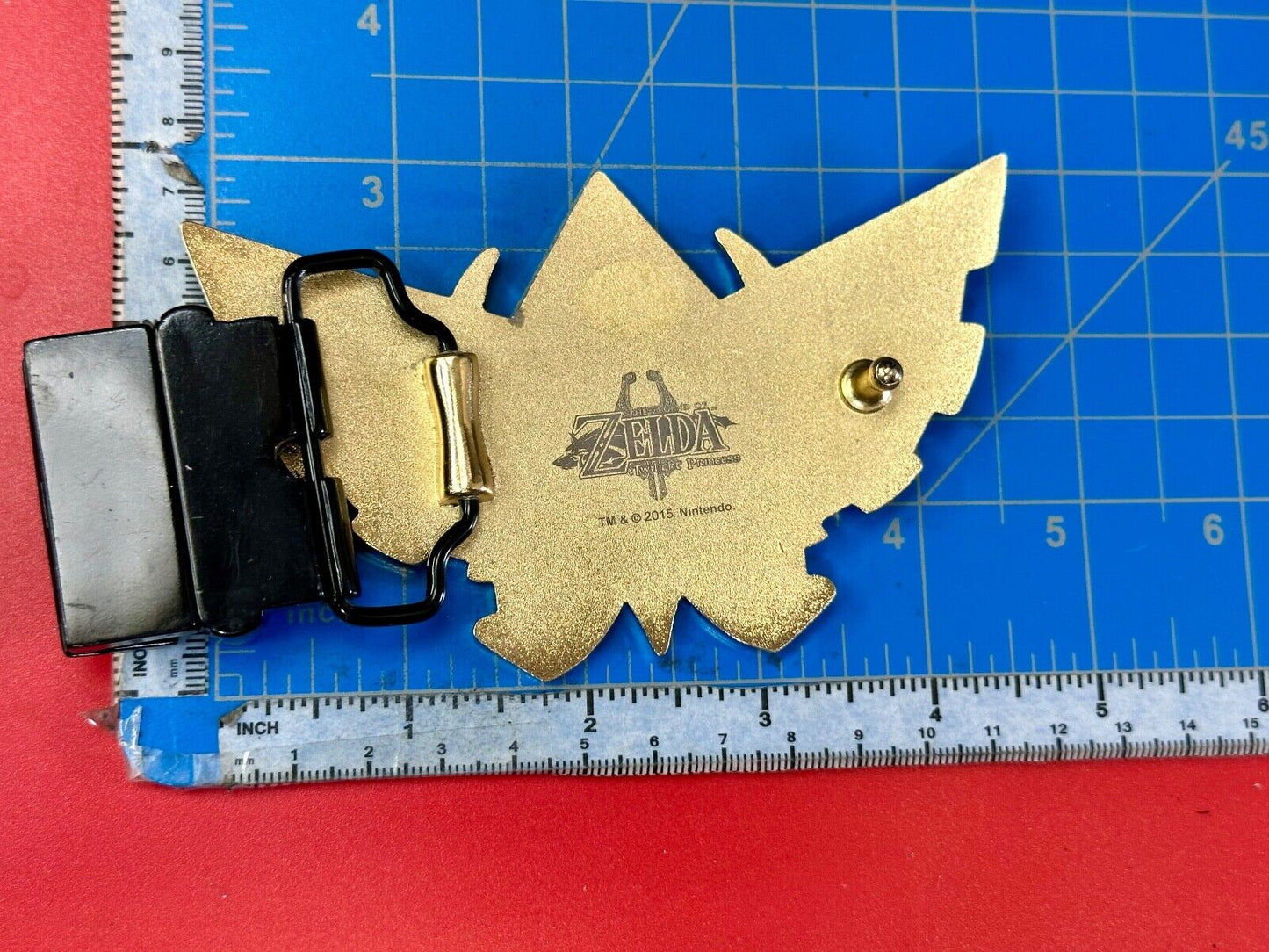 THE LEGEND OF ZELDA Black and Gold Triforce 2015 Nintendo gamers BELT BUCKLE