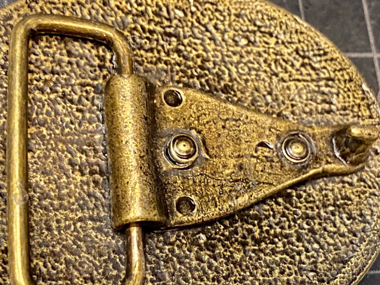 Unknown Markings On Brass Tone Rope Boarder Belt Buckle - Project?