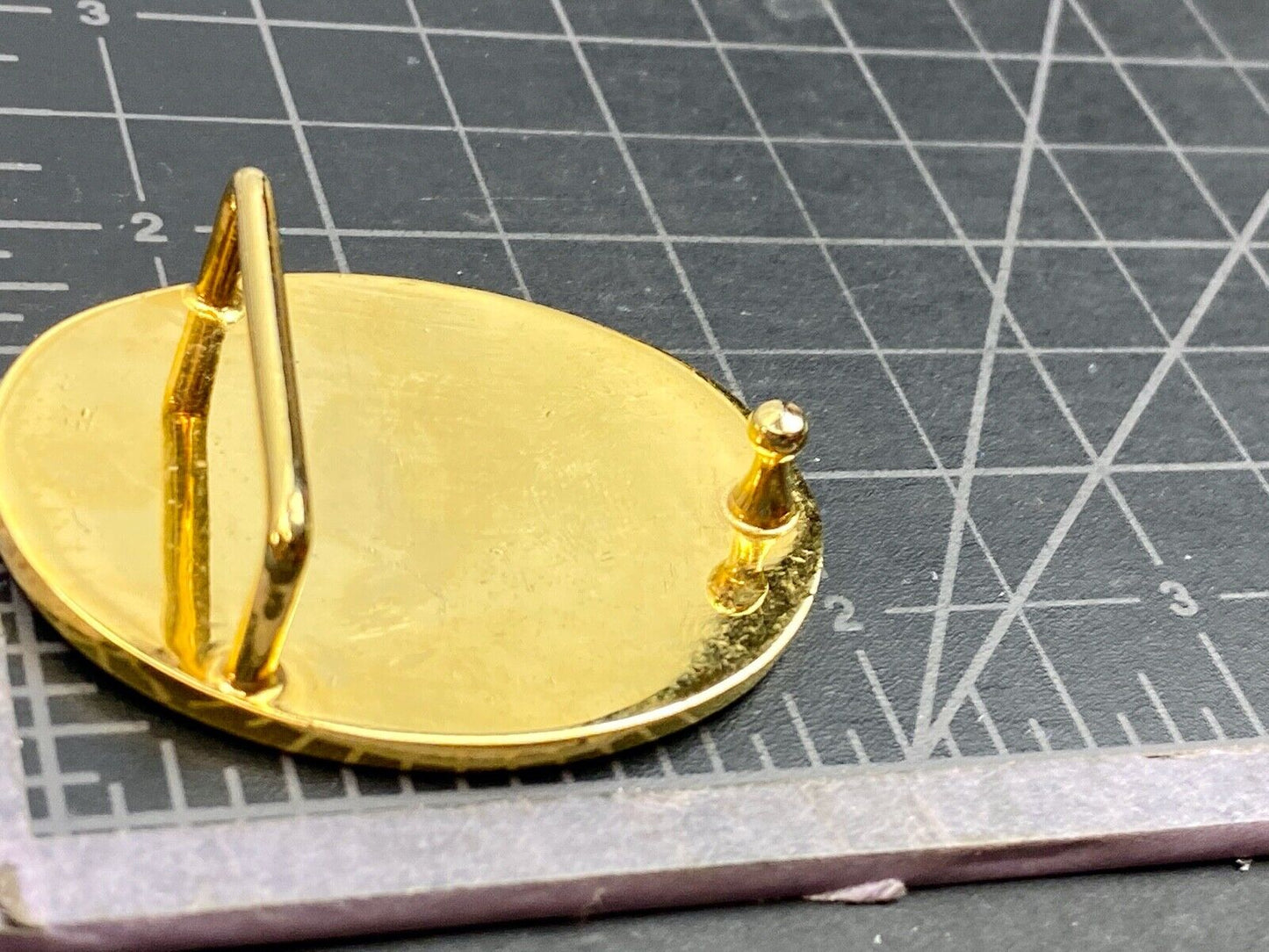 Vintage gold tone Medallion ribbon small 2" belt buckle